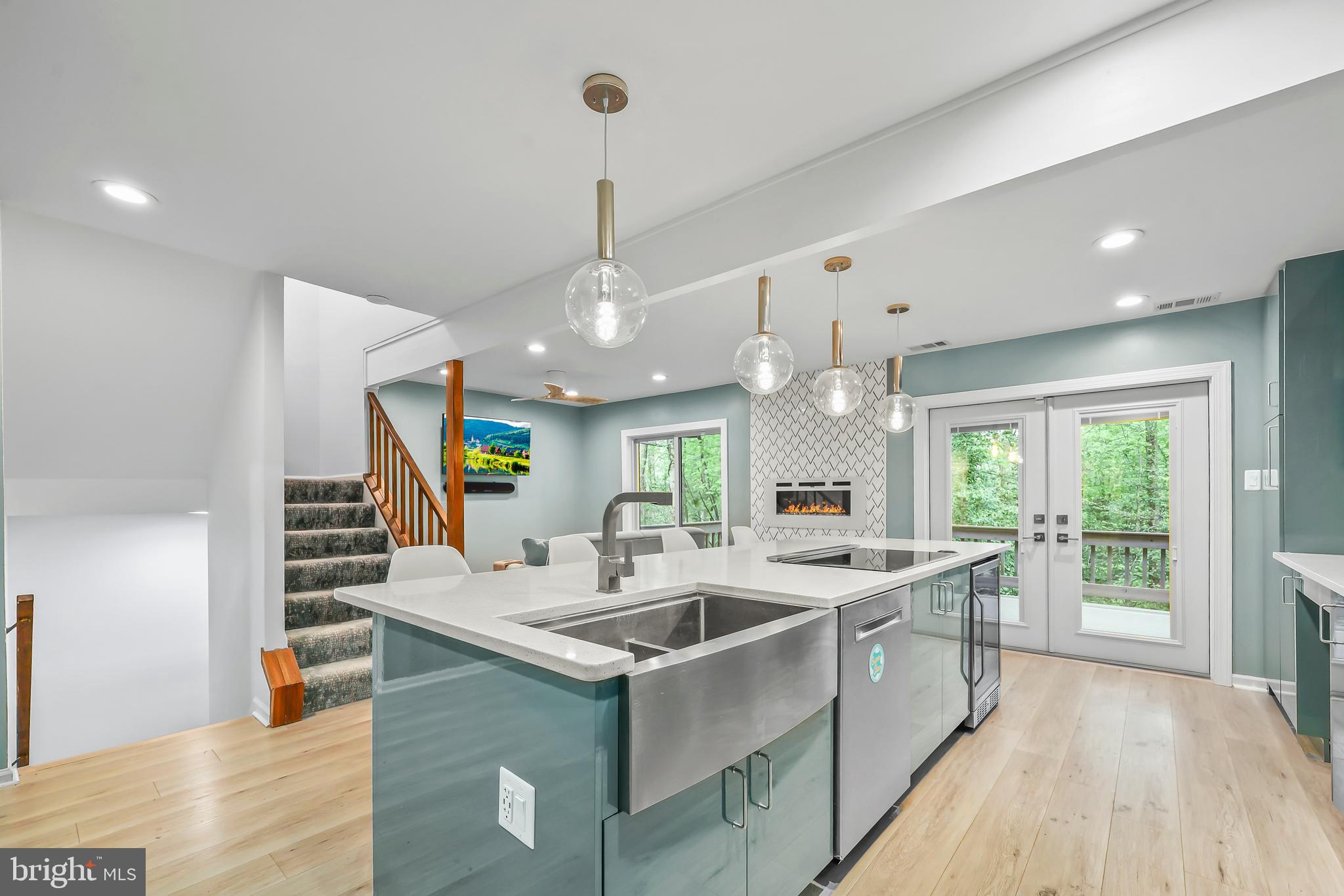 RESTON - Residential