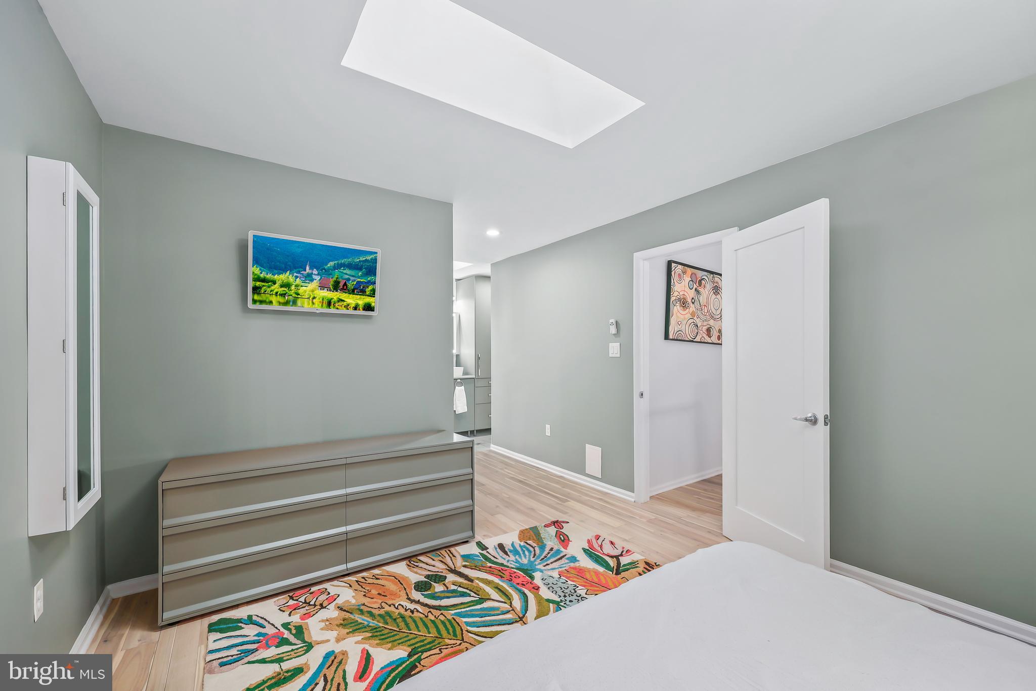 RESTON - Residential