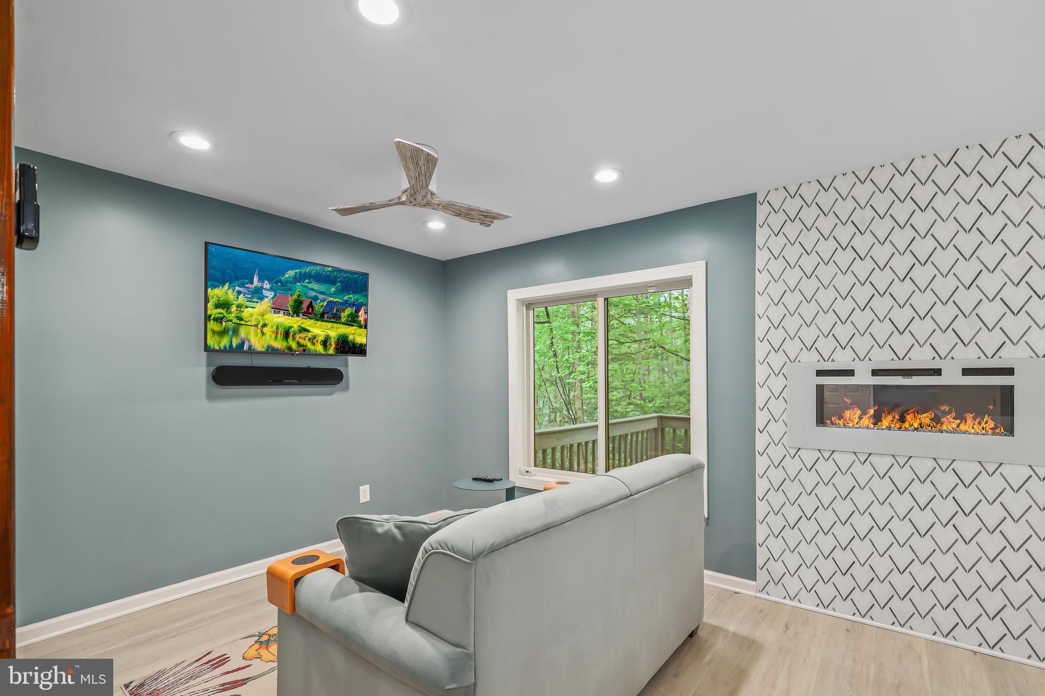 RESTON - Residential