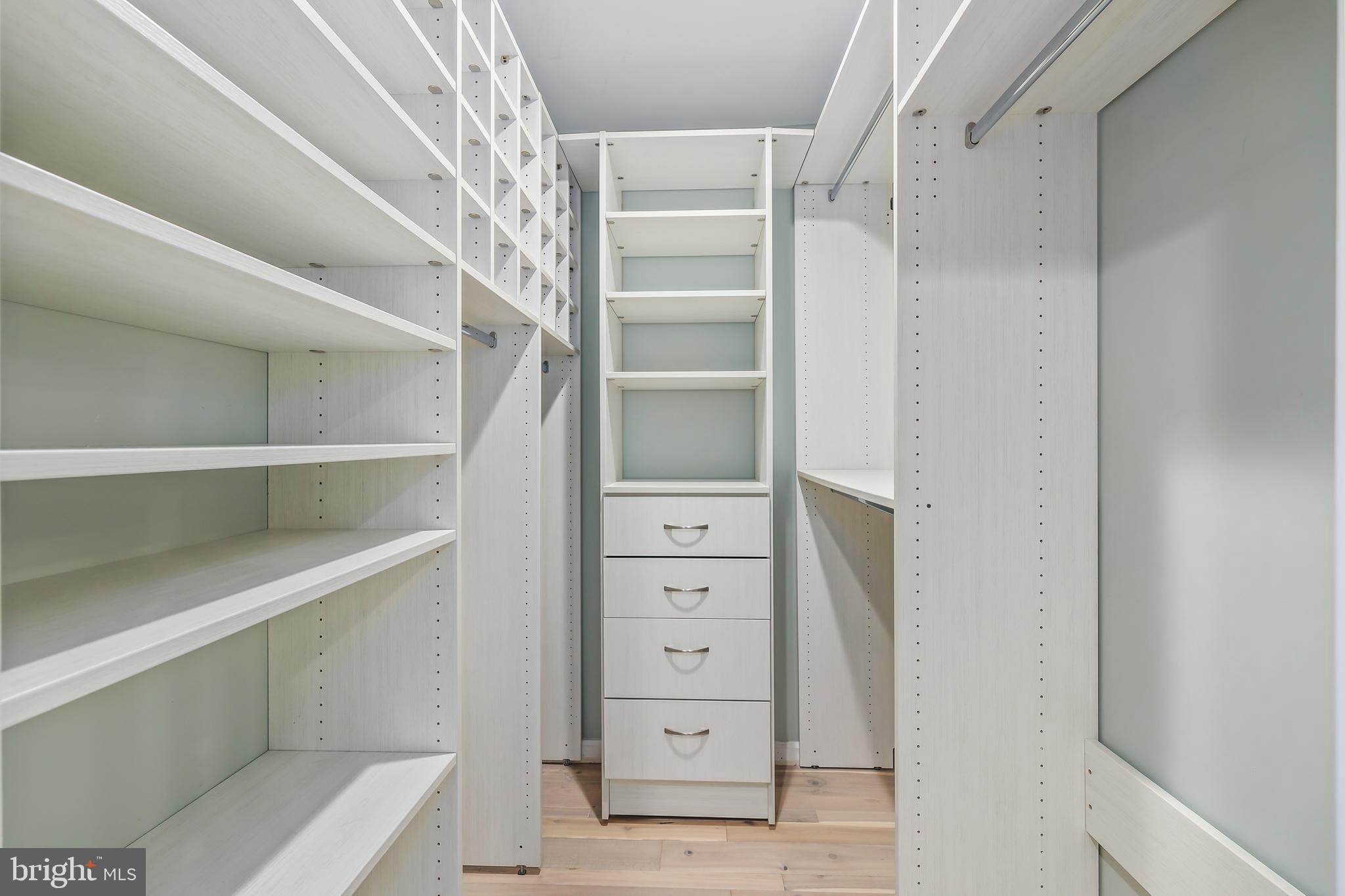 RESTON - Residential