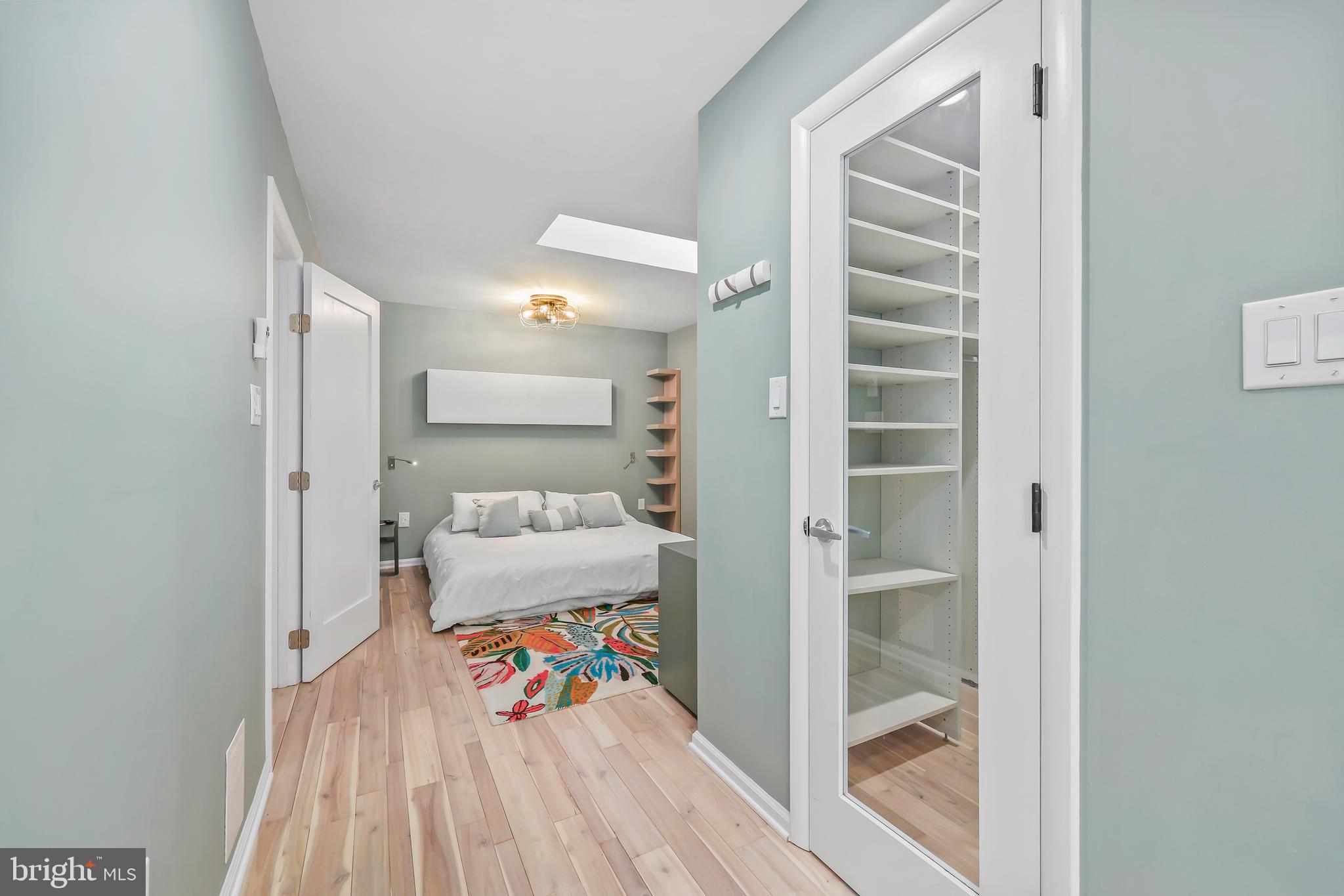 RESTON - Residential