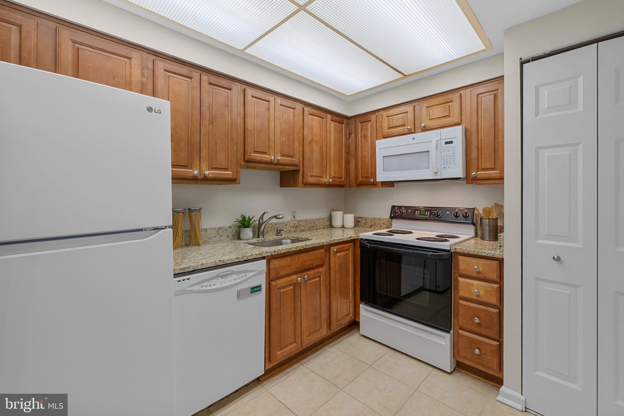 COLONIES AT MCLEAN - Residential