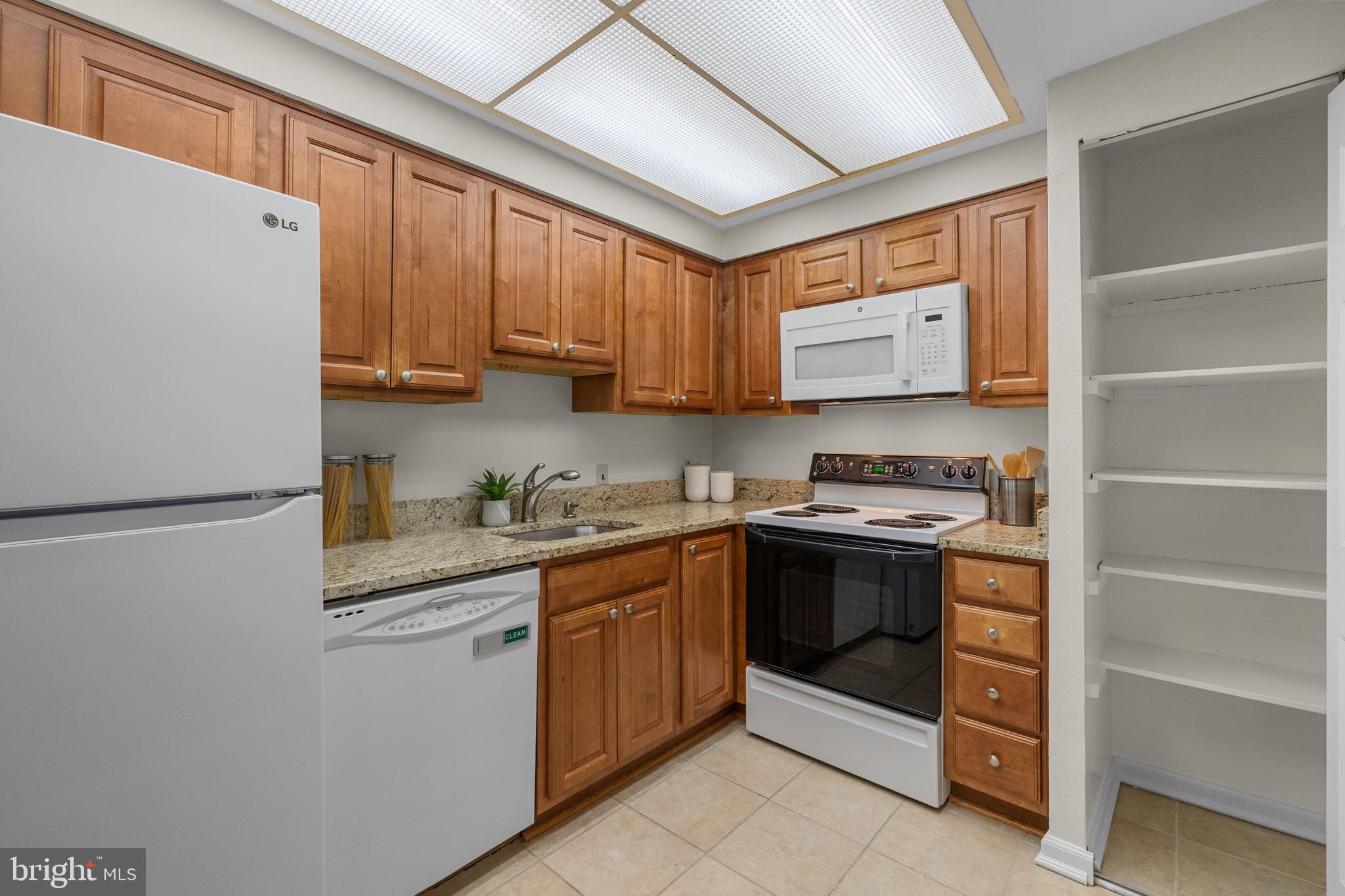 COLONIES AT MCLEAN - Residential