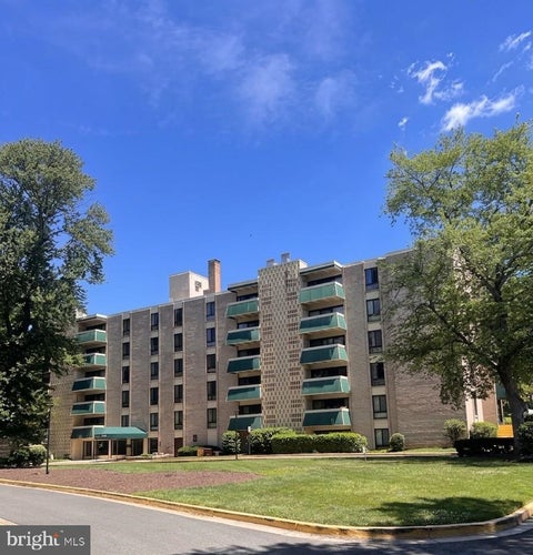Condo For Sale - 6133 Leesburg Pike #601<br/> FALLS CHURCH, VA 22041