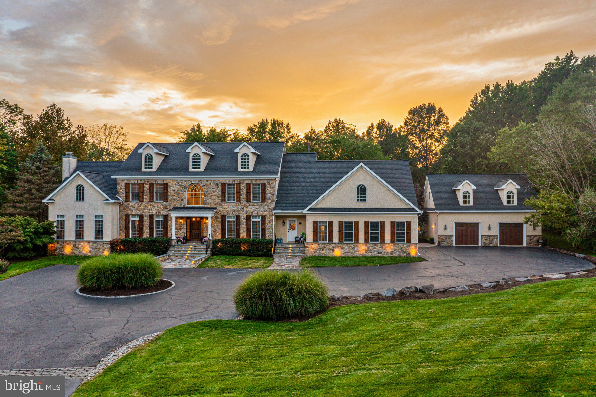 825 OAK TREE ROAD