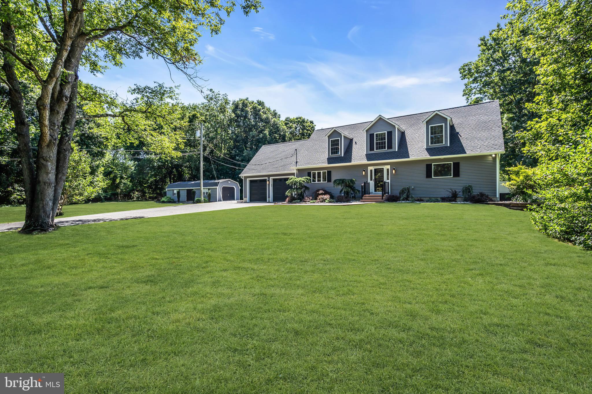 412 GREENTREE ROAD
