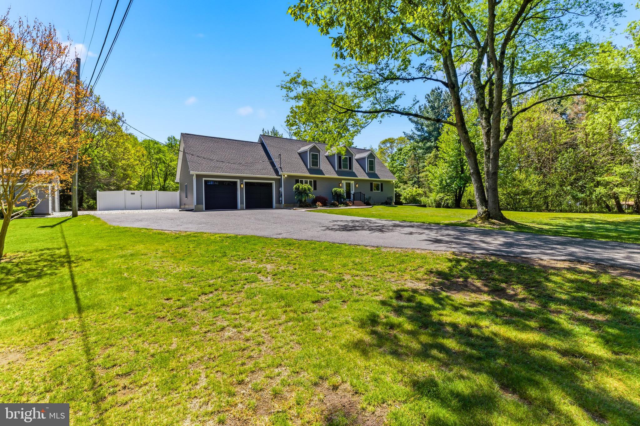 412 GREENTREE ROAD