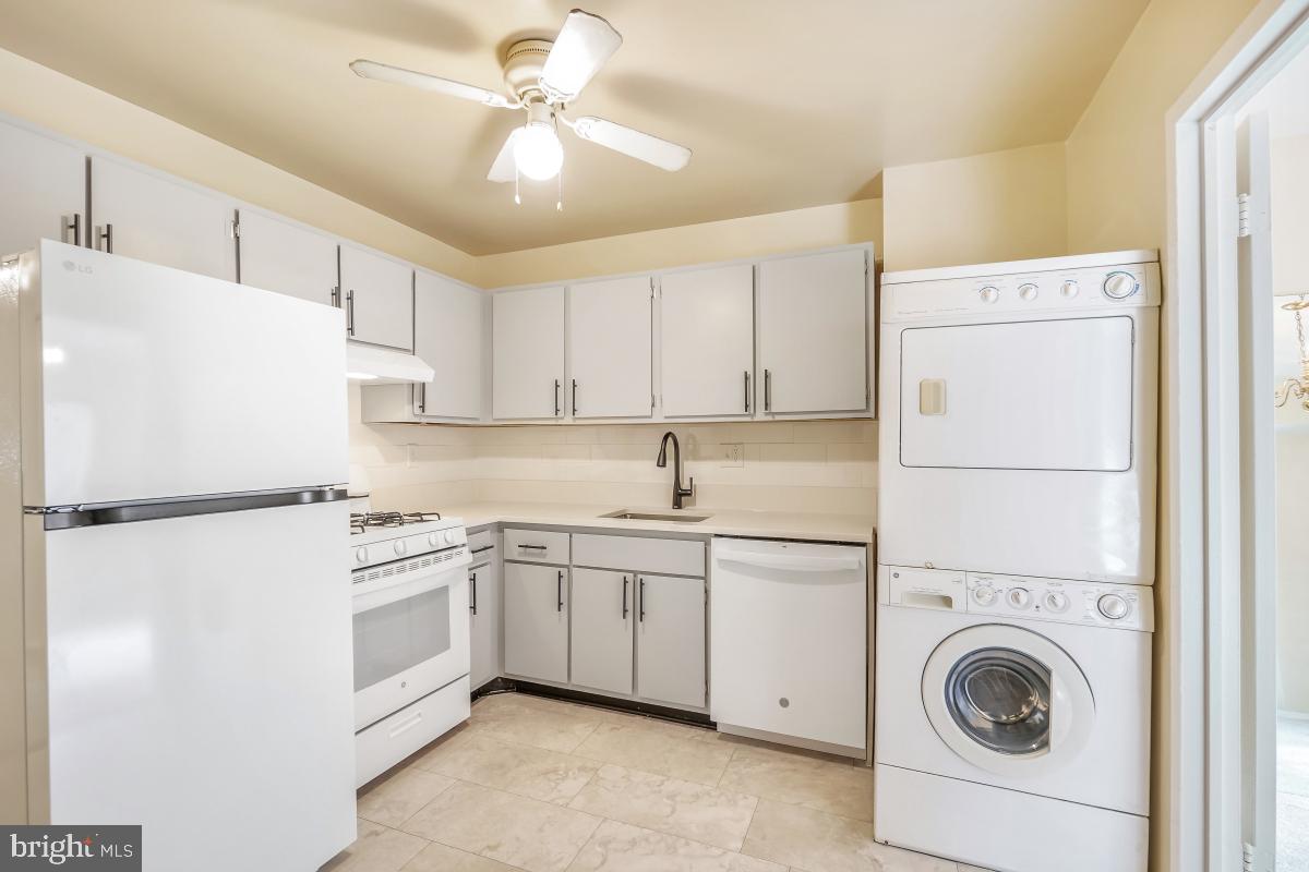 NORMANDIE ON THE LAKE I - Residential