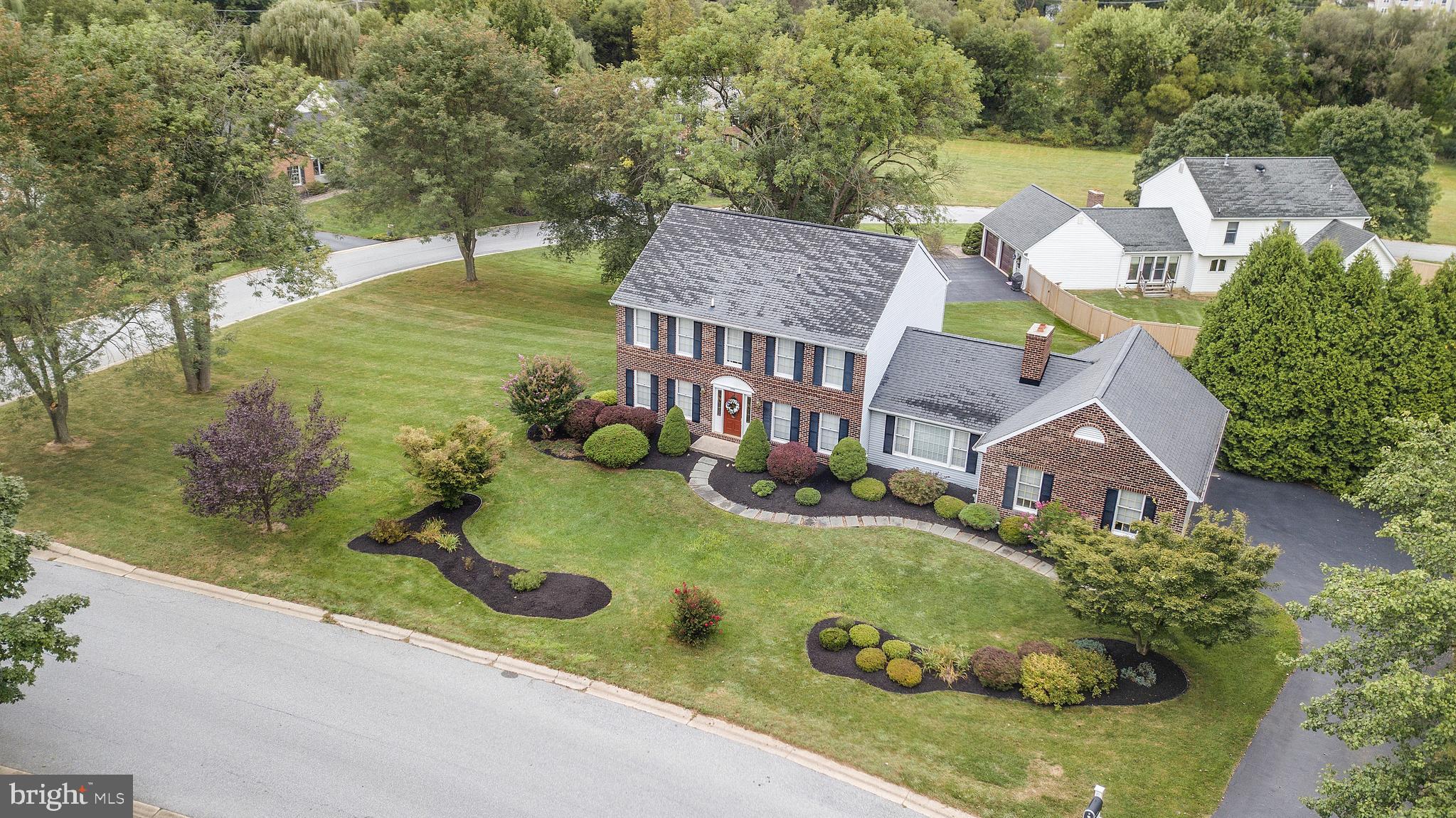 BOW TREE - Residential