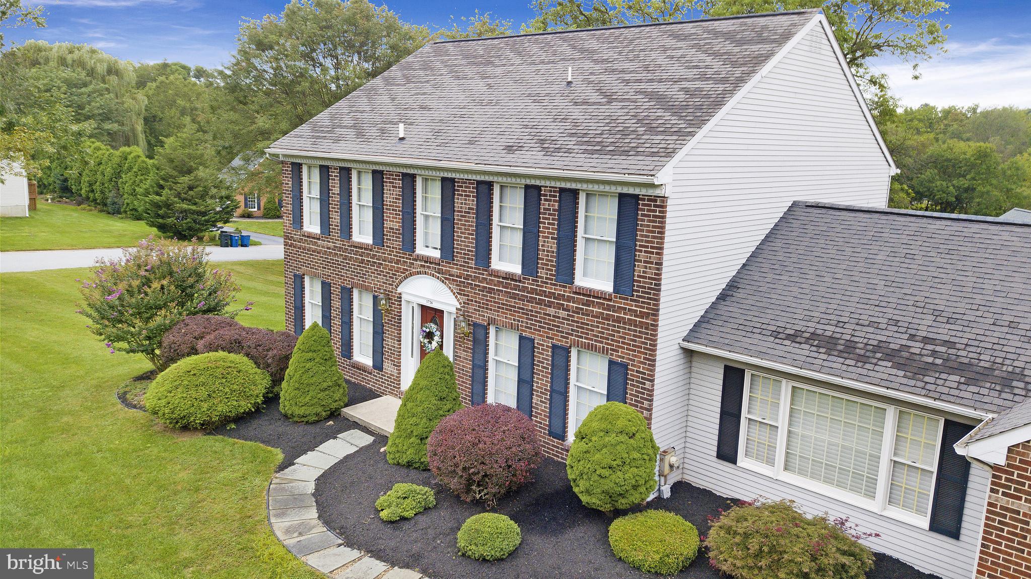 BOW TREE - Residential