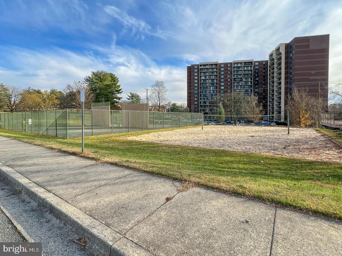 SPRING LAKE GARDEN CONDOMINIUM - Residential