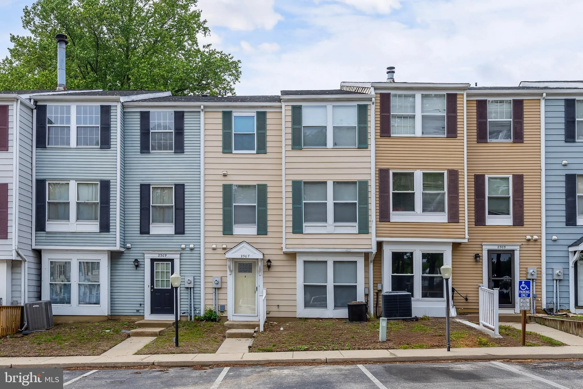 Lindenwold, New Jersey 08021, United States, 3 Bedrooms Bedrooms, ,3 BathroomsBathrooms,Residential,Contingent,132732