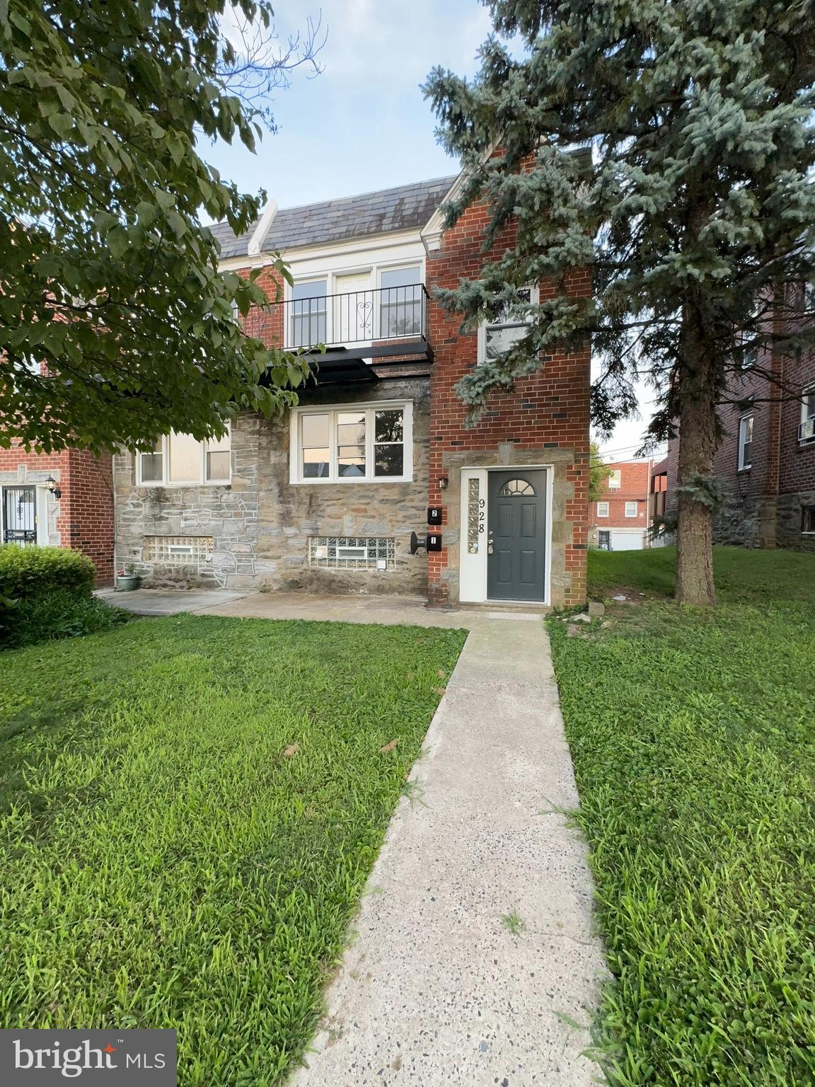 928 E DURARD STREET FLOOR 2