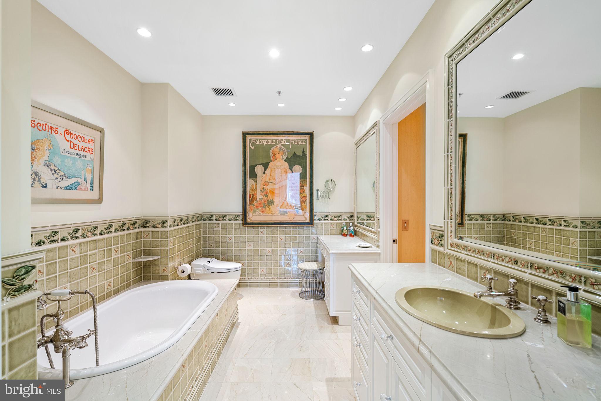 RITTENHOUSE SQUARE - Residential