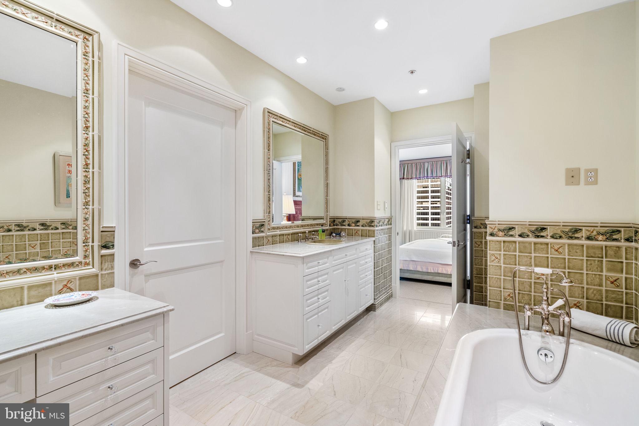 RITTENHOUSE SQUARE - Residential