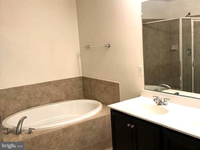 EAST GATE - Residential Lease