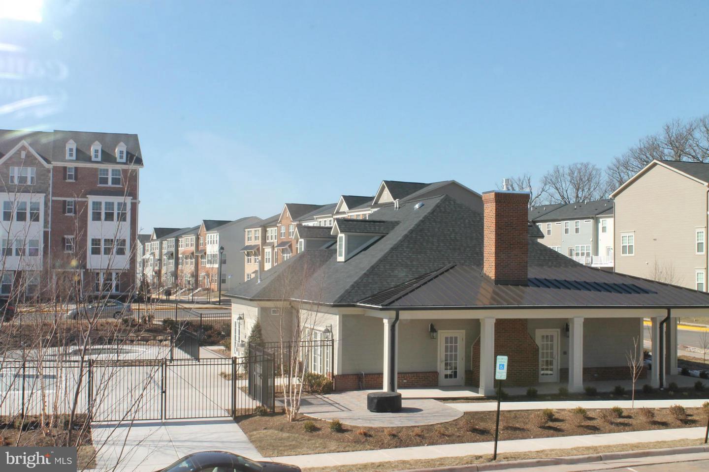 EAST GATE - Residential Lease