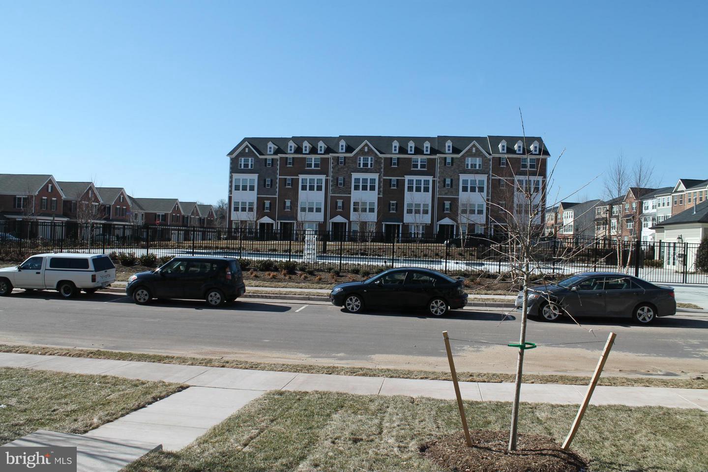 EAST GATE - Residential Lease