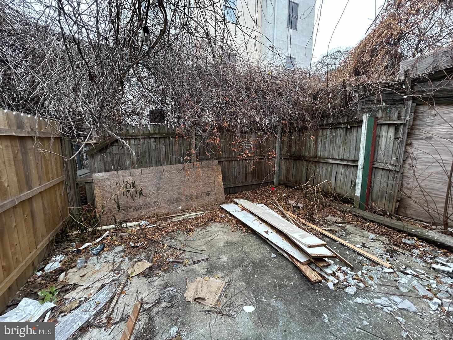 TEMPLE UNIVERSITY - Residential Lease