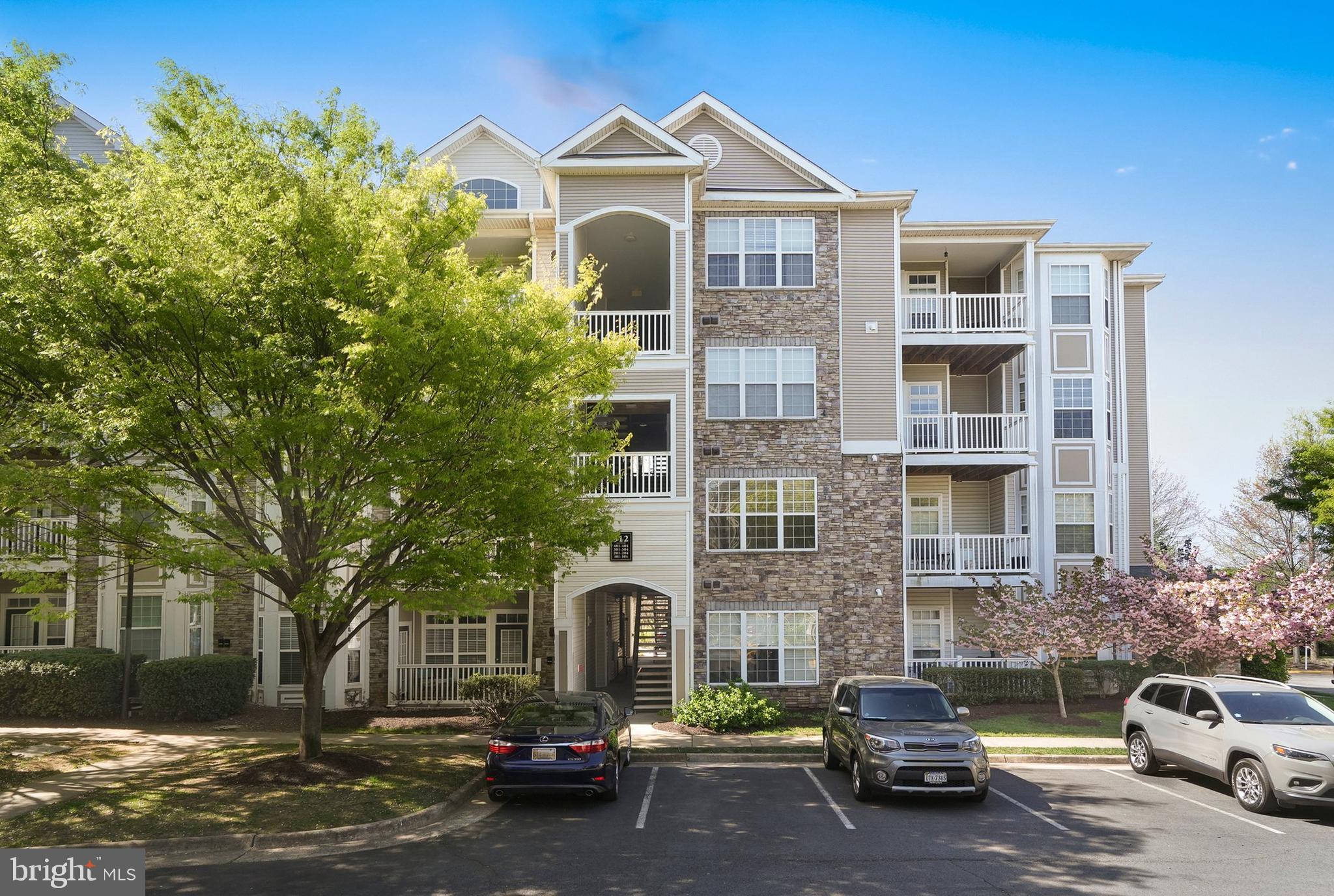 512 SUNSET VIEW TERRACE SE 202
