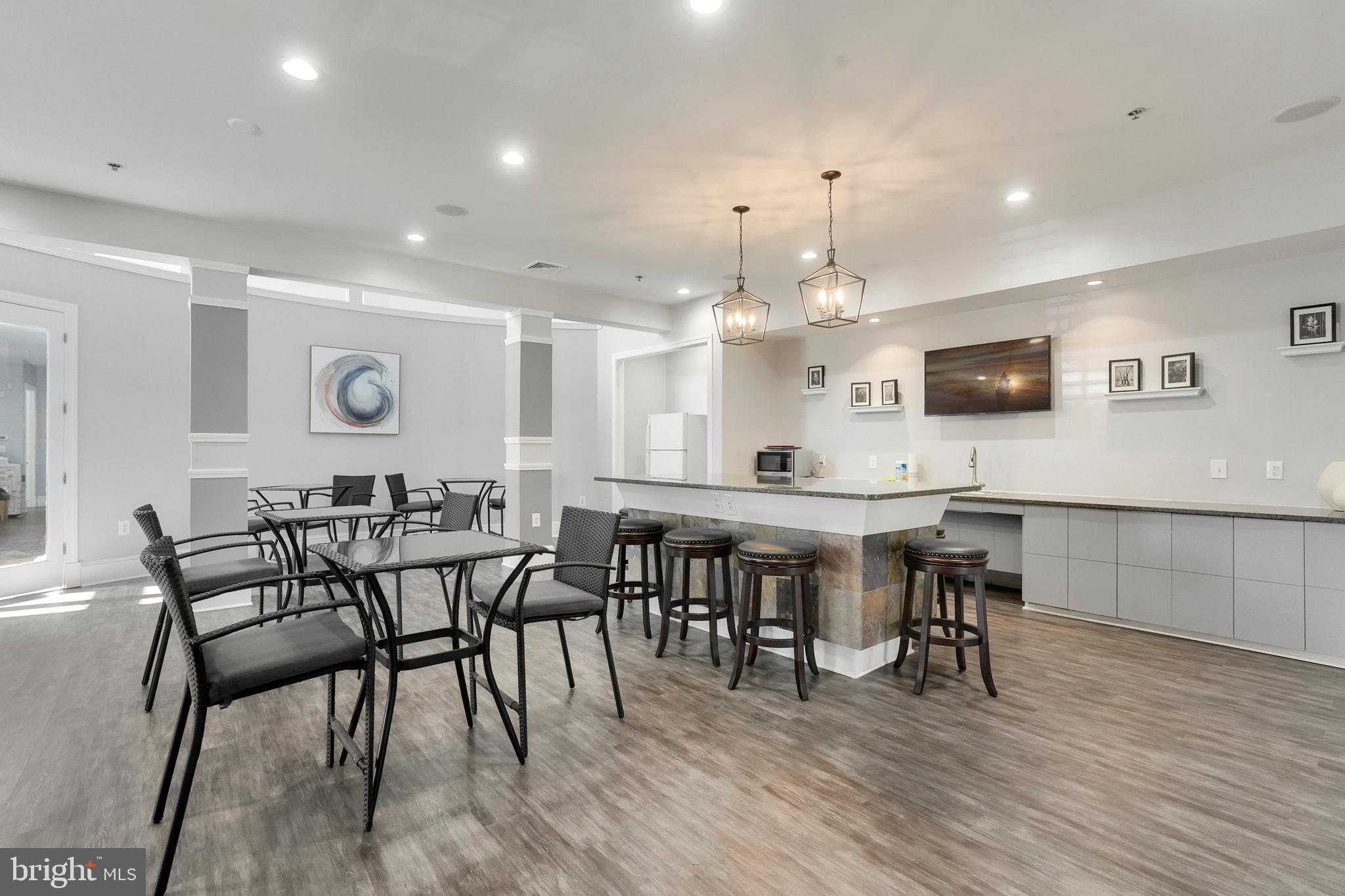 512 SUNSET VIEW TERRACE SE 202