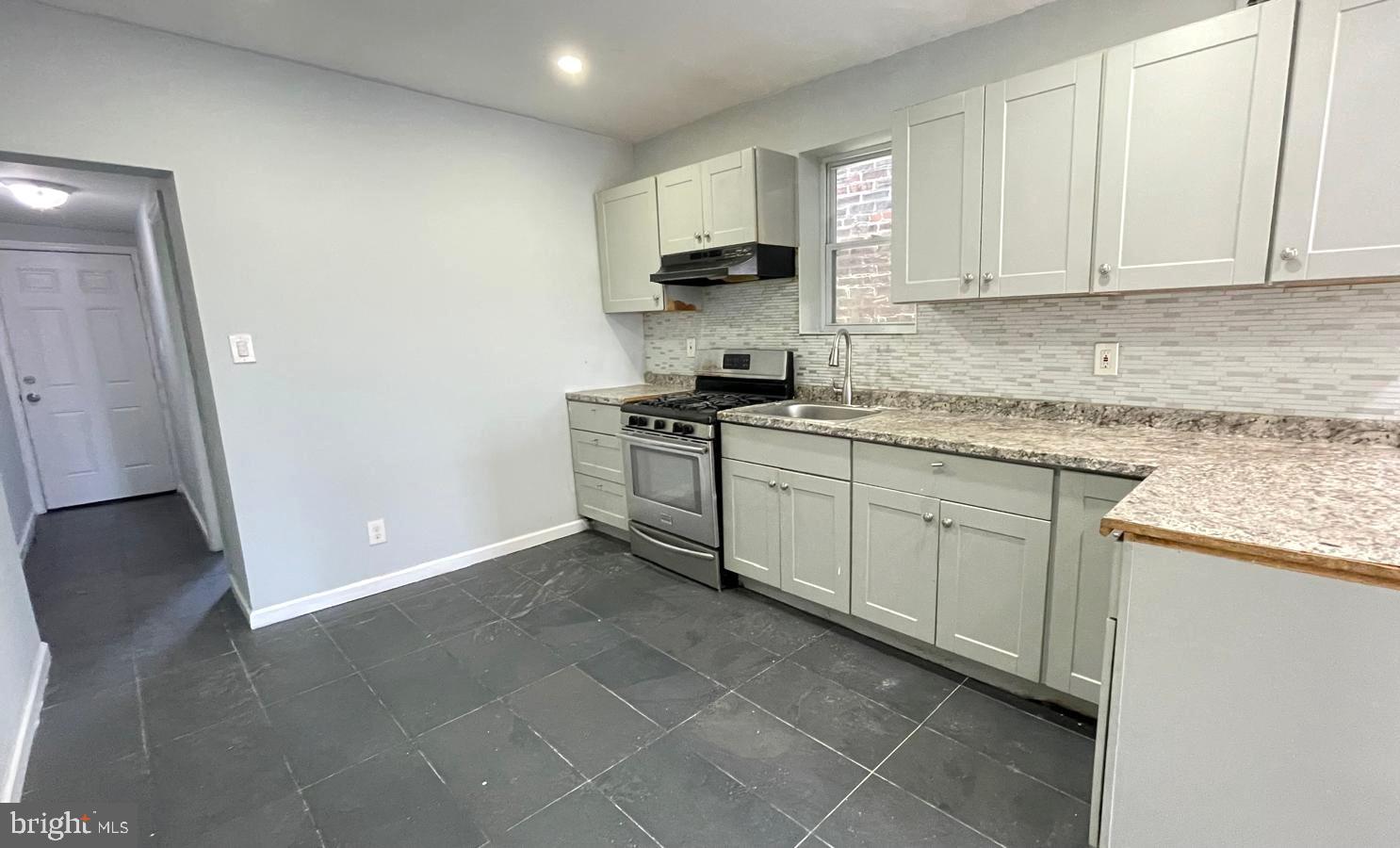 103 THURLOW STREET 306