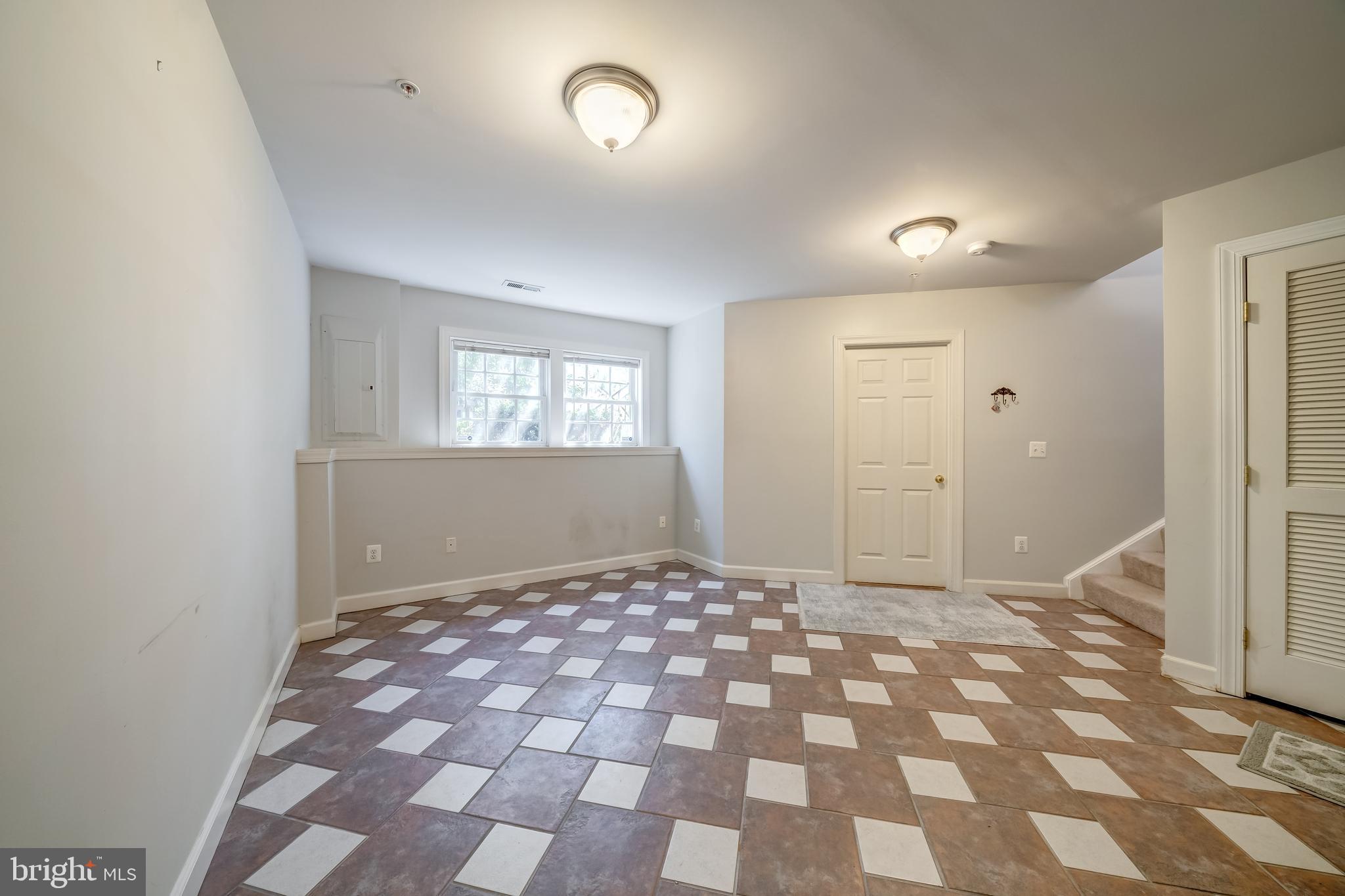 SUMMERS GROVE - Residential Lease