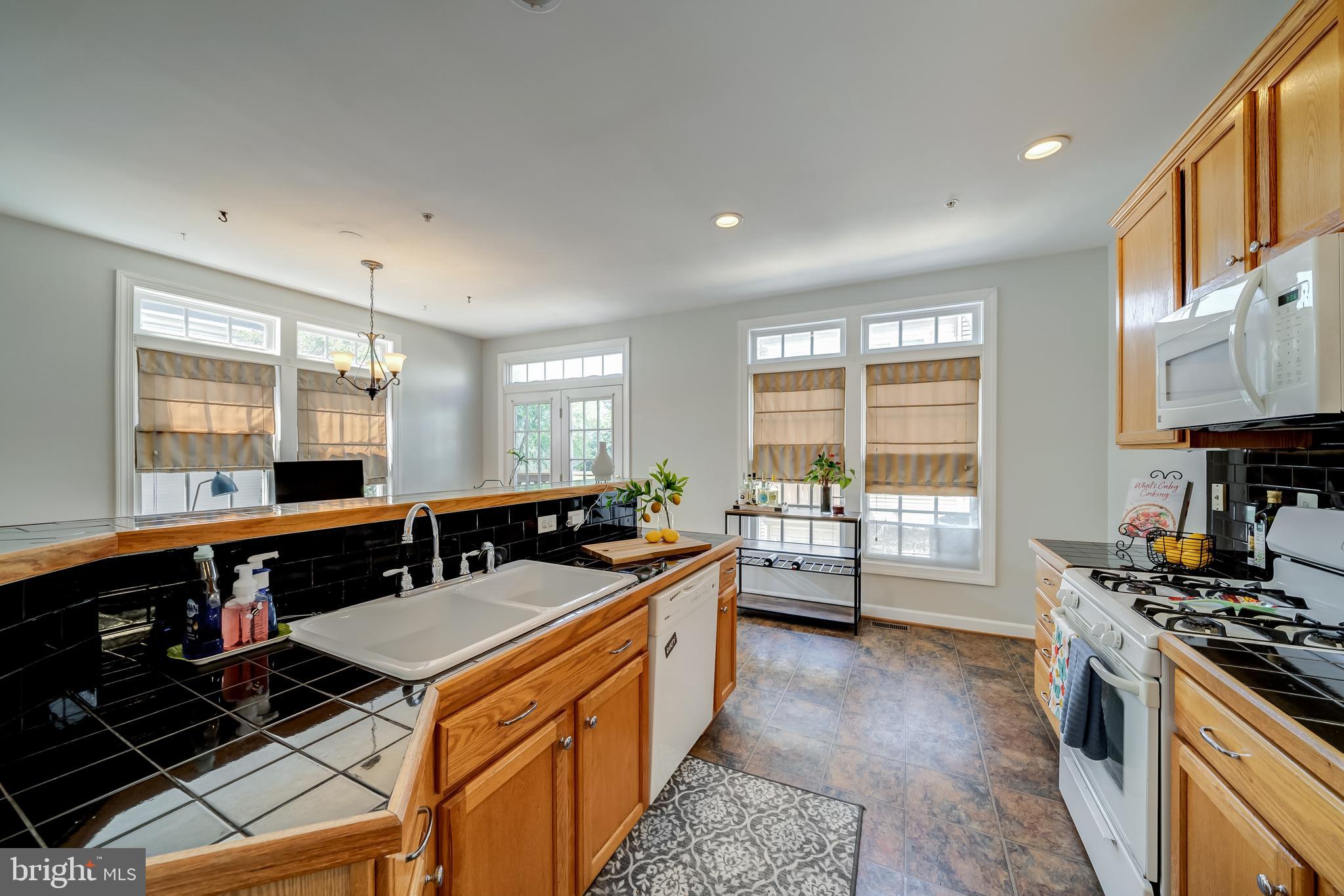 SUMMERS GROVE - Residential Lease