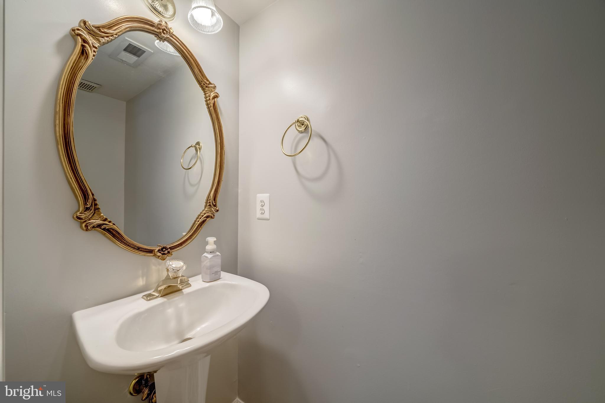 SUMMERS GROVE - Residential Lease