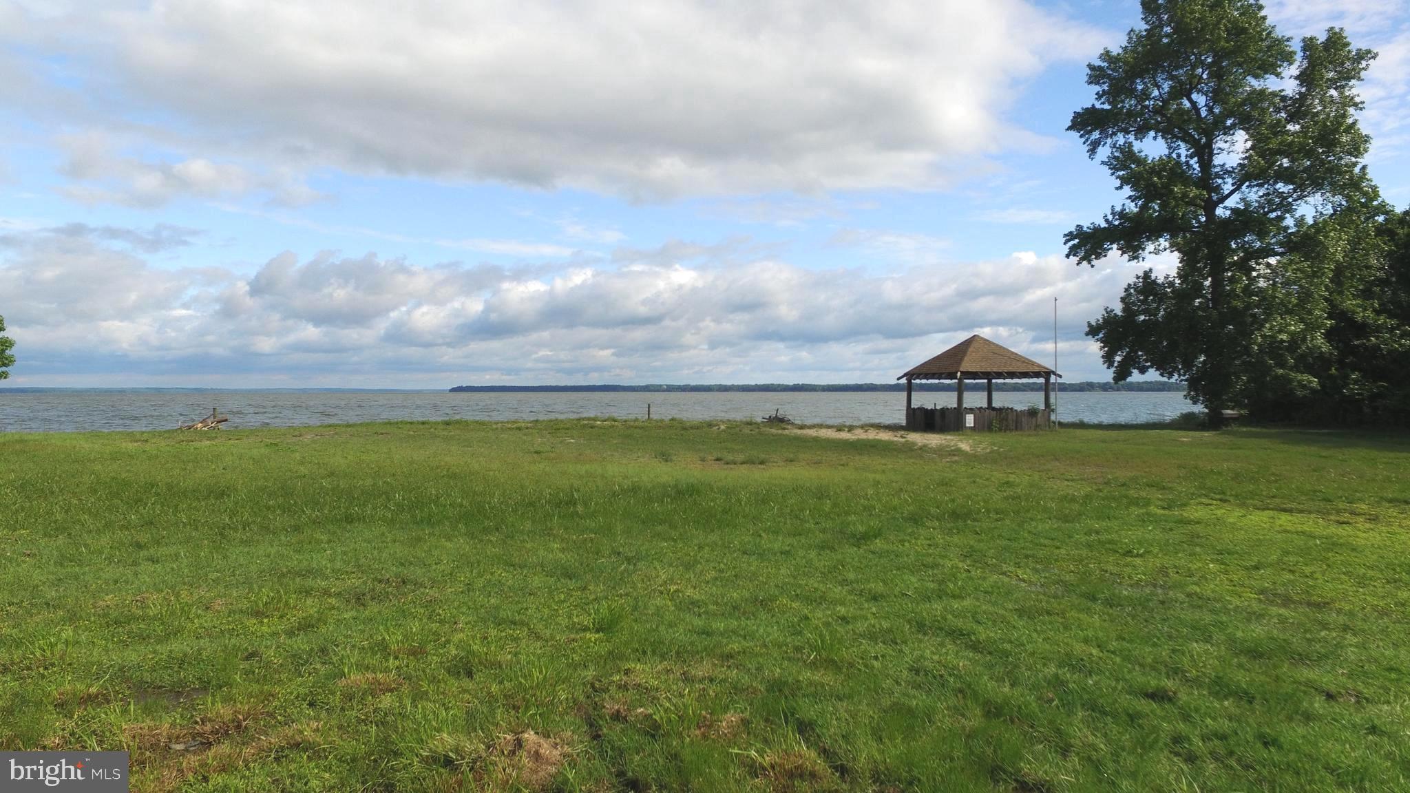 POTOMAC LANDING - Land