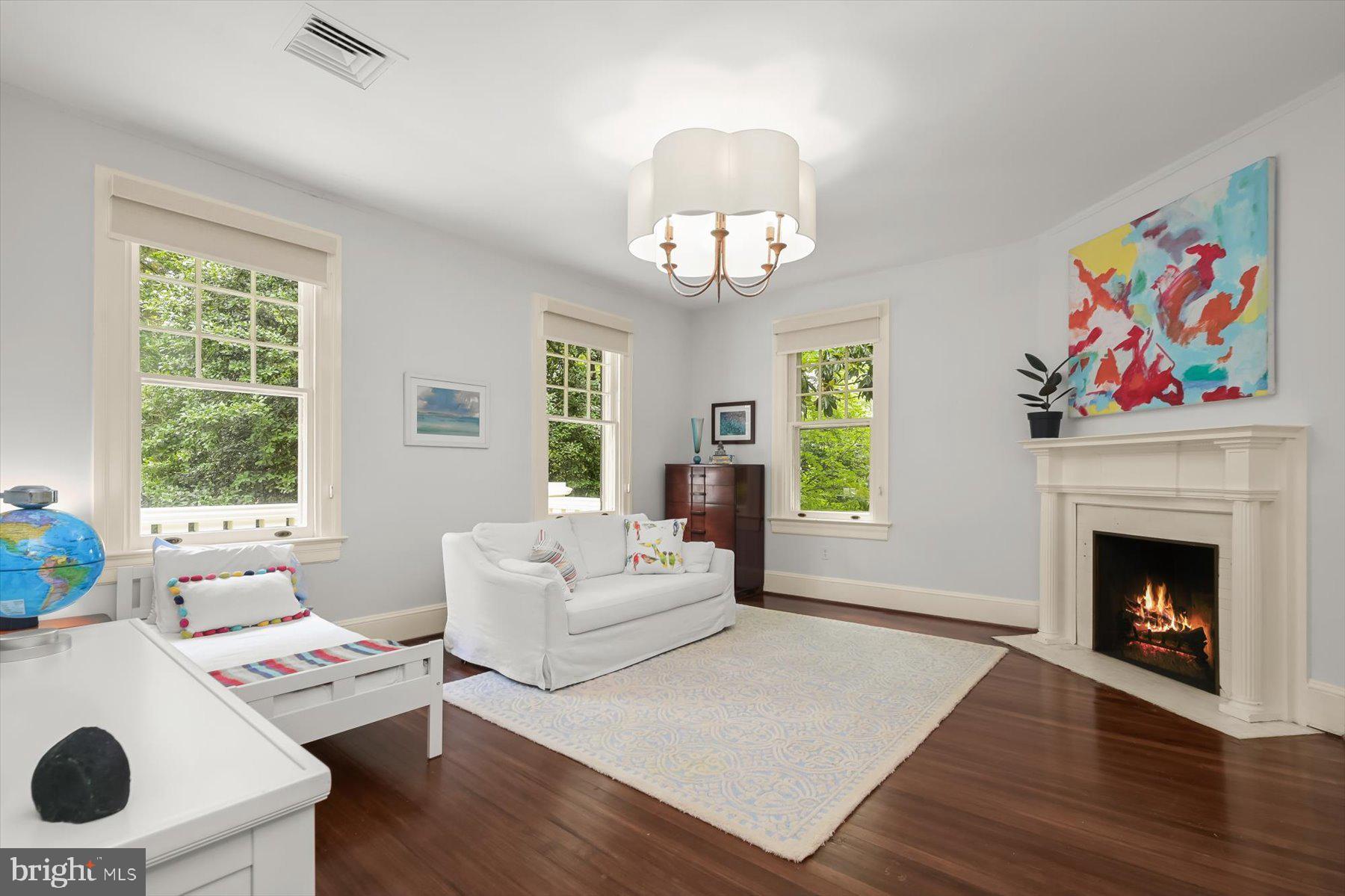 CHEVY CHASE VILLAGE - Residential