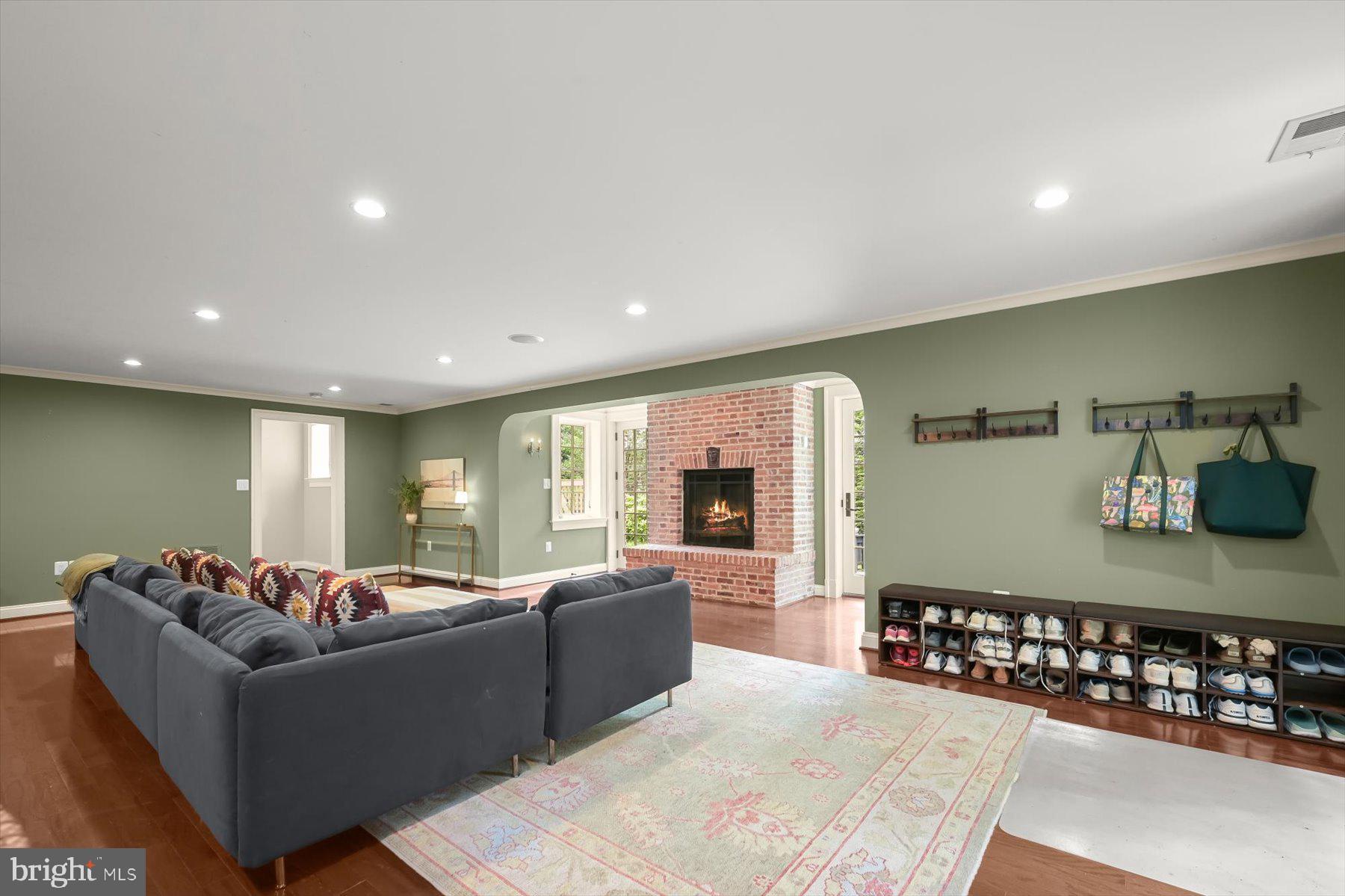 CHEVY CHASE VILLAGE - Residential