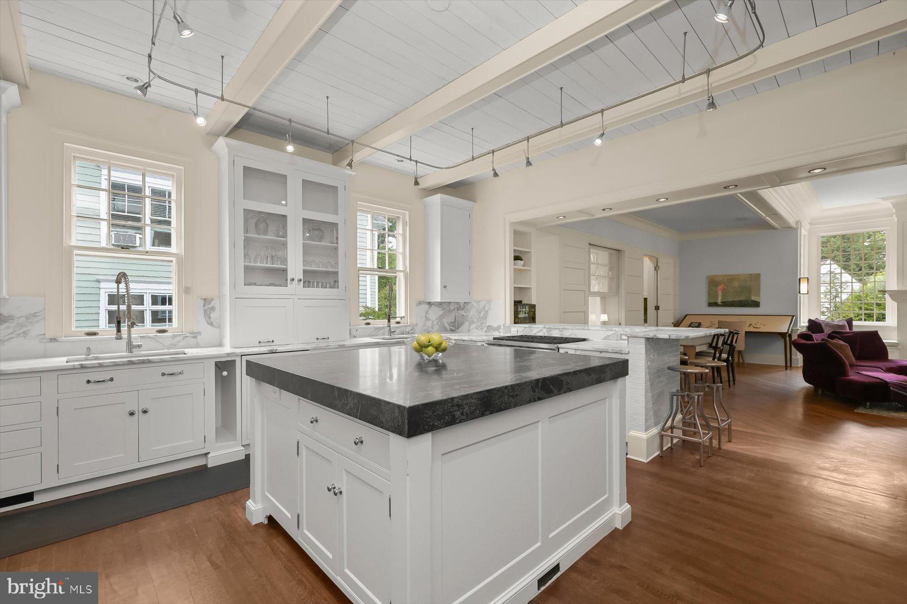 CHEVY CHASE VILLAGE - Residential