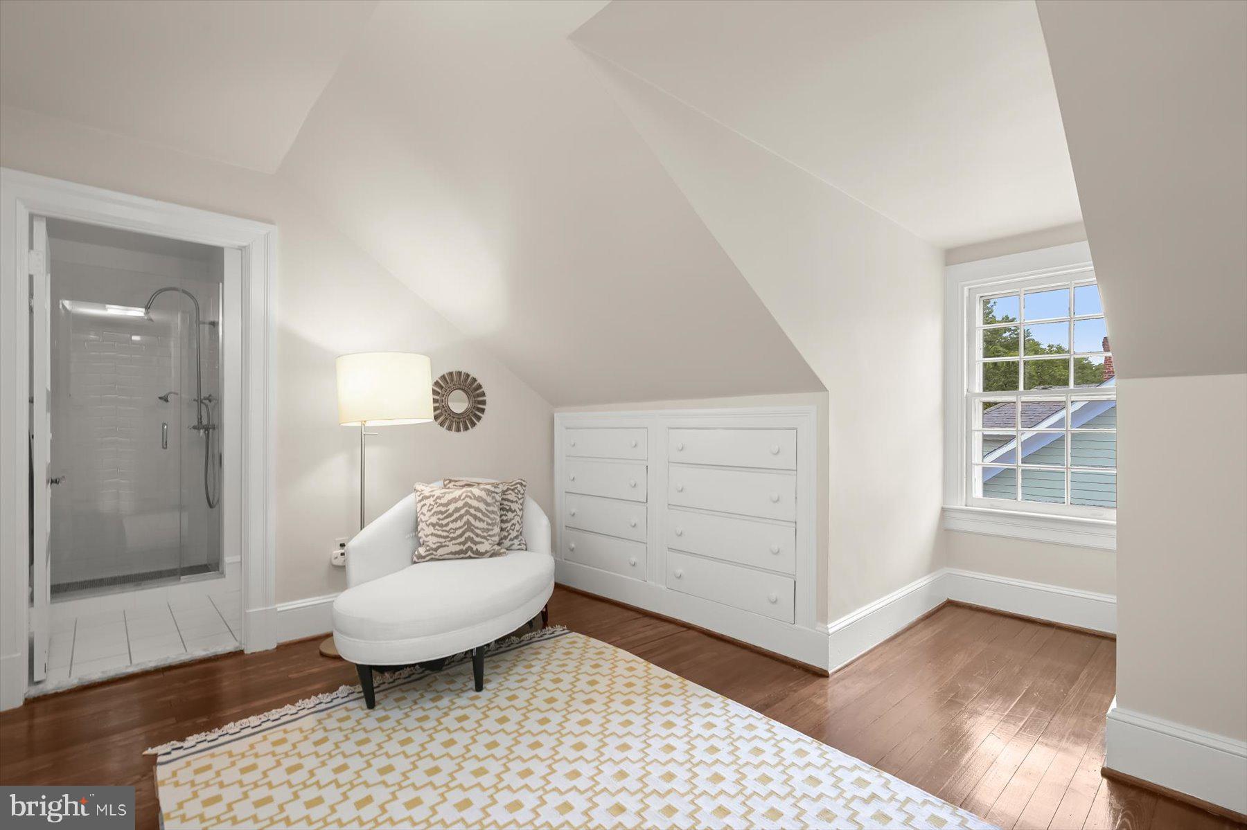 CHEVY CHASE VILLAGE - Residential