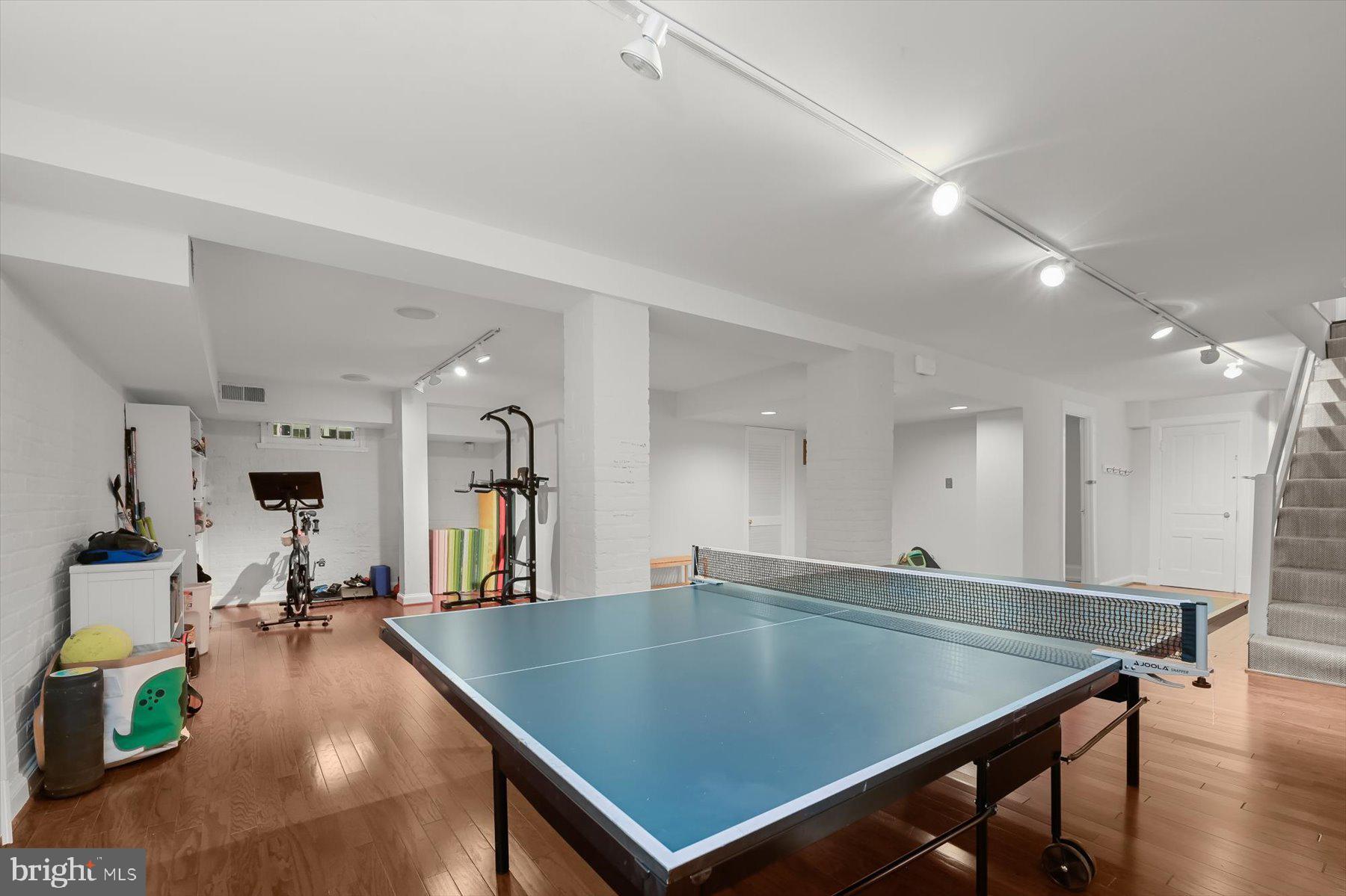 CHEVY CHASE VILLAGE - Residential