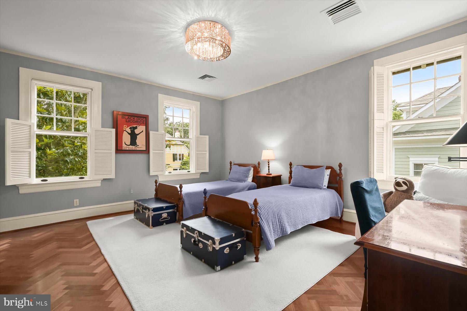 CHEVY CHASE VILLAGE - Residential