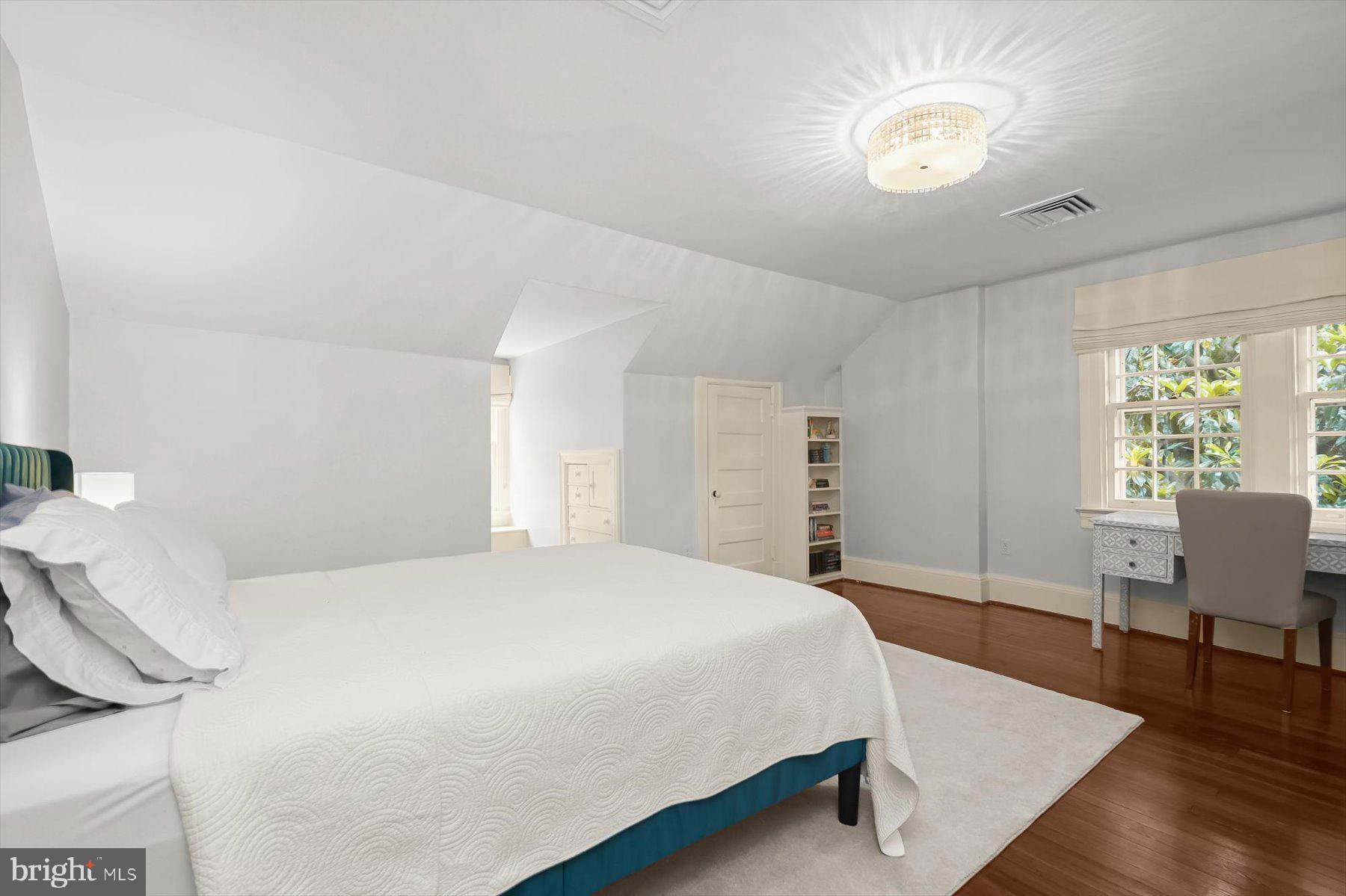 CHEVY CHASE VILLAGE - Residential