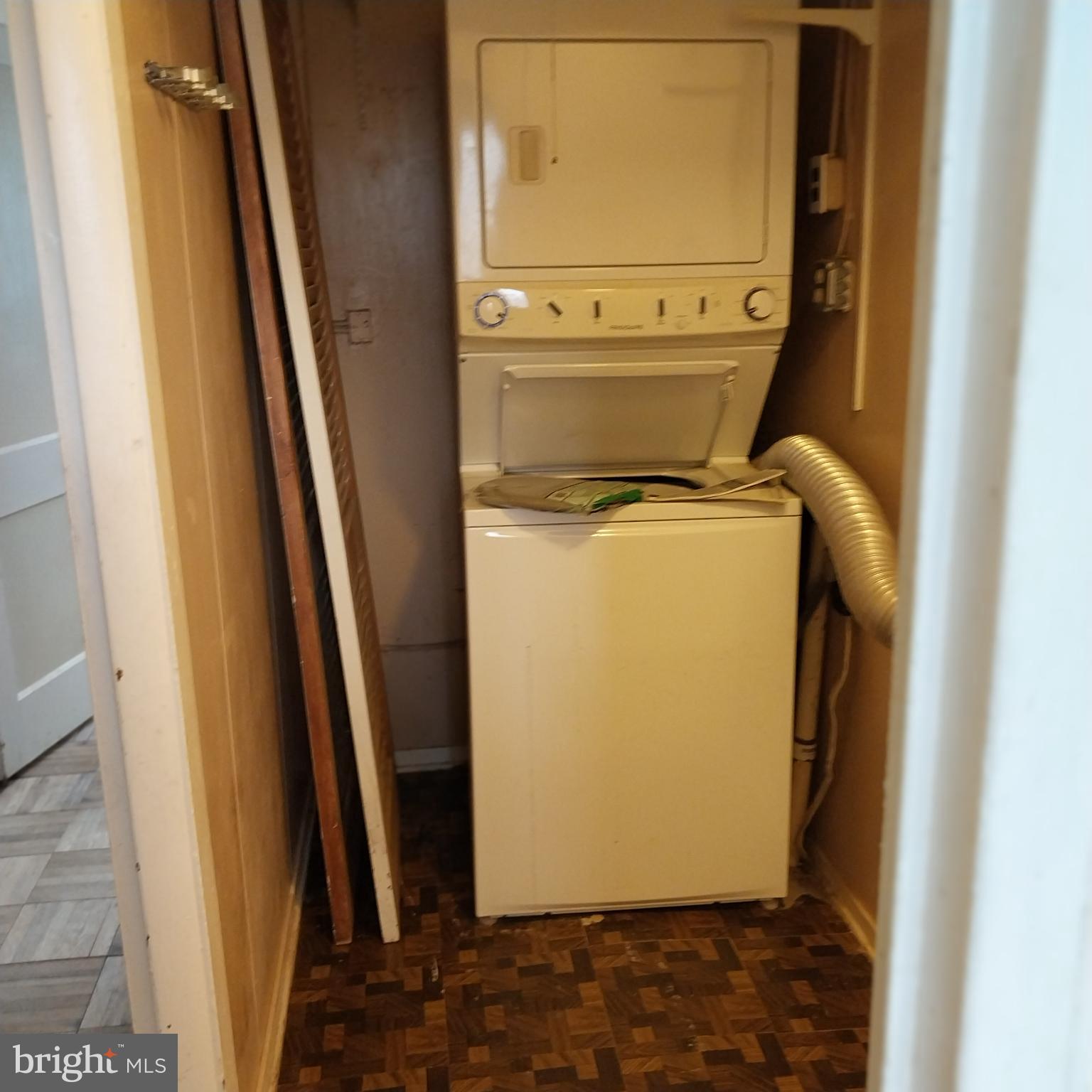 FAIRLAWN - Residential