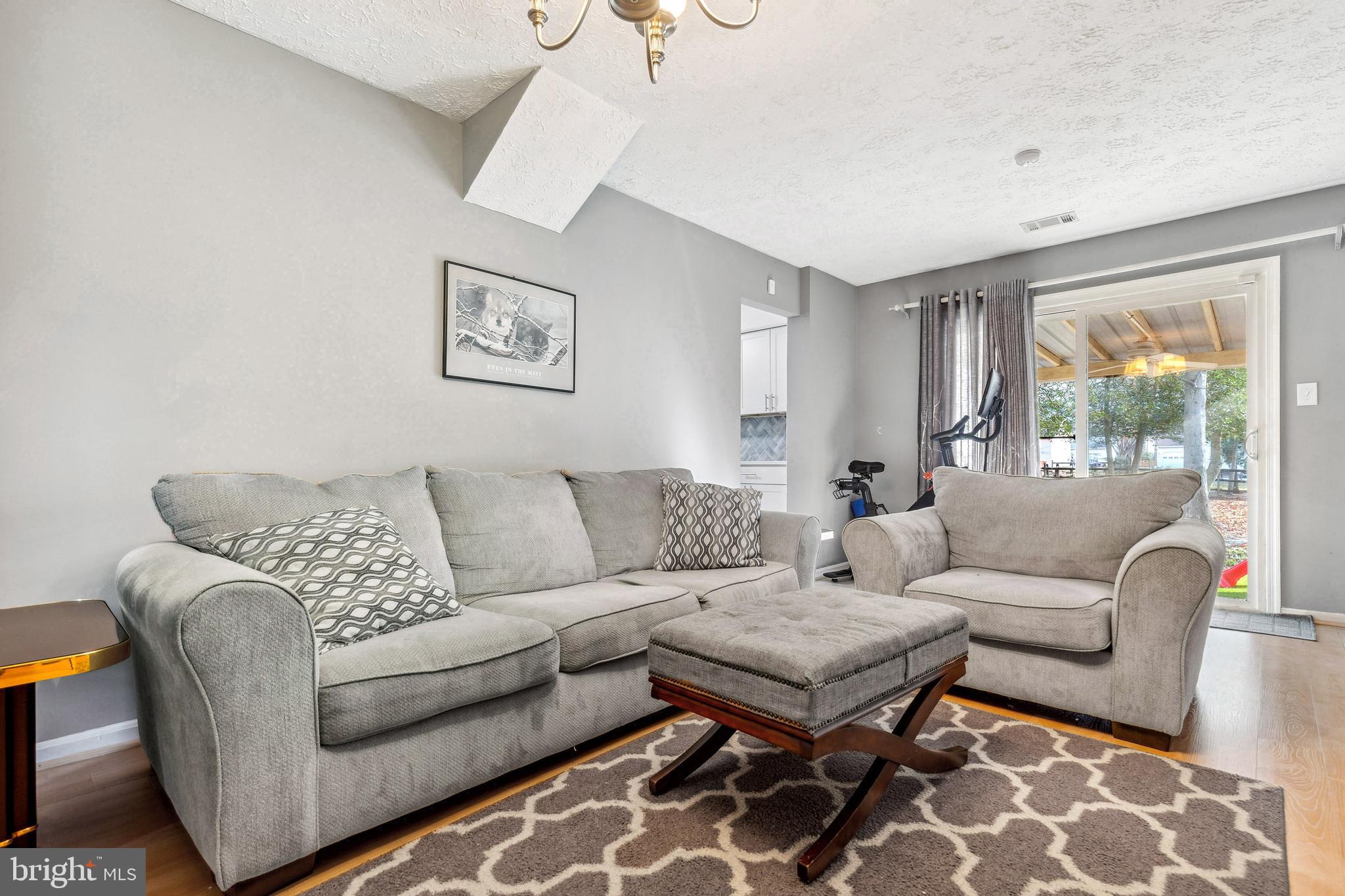 HAMPSHIRE - Residential