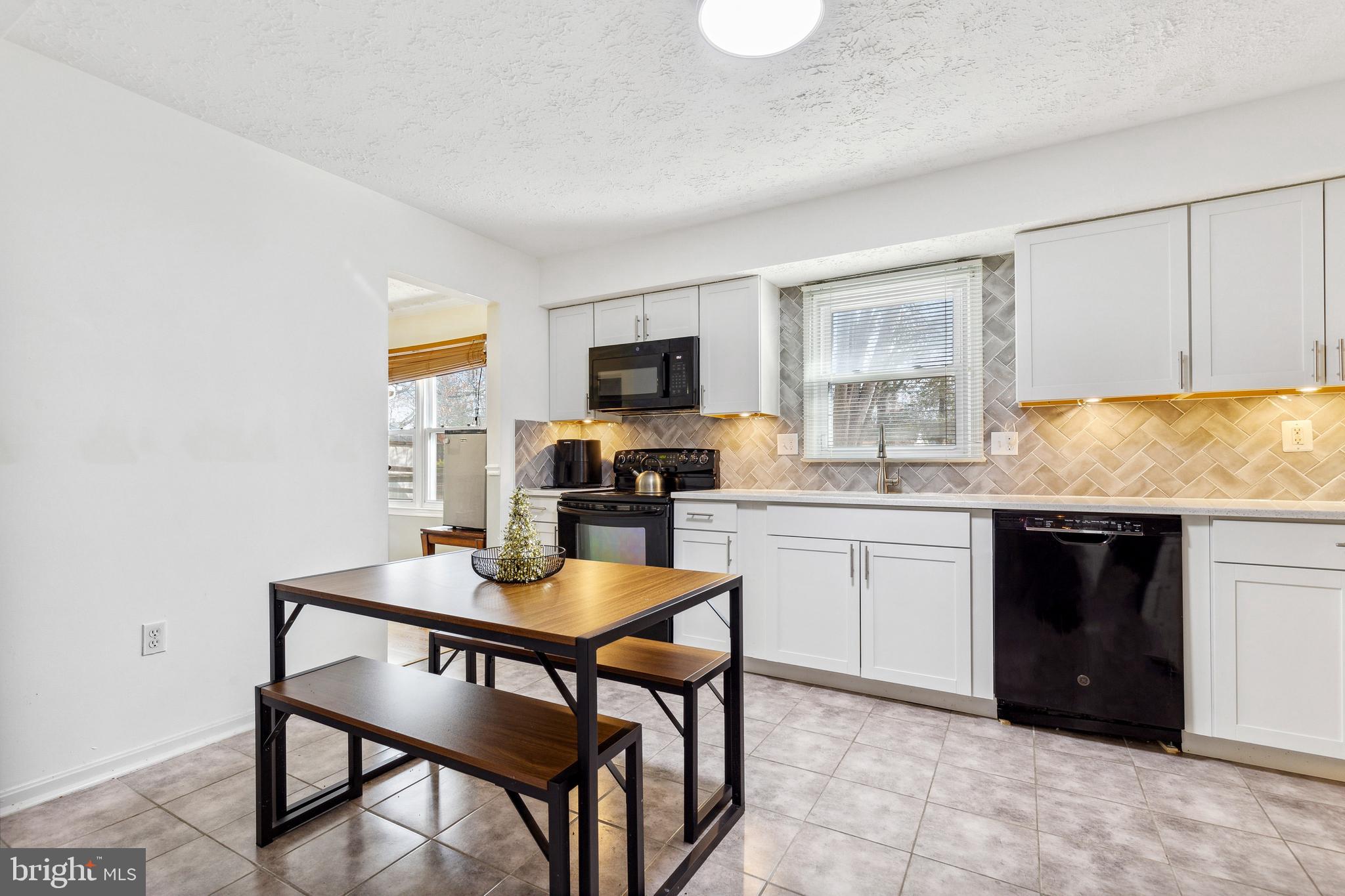 HAMPSHIRE - Residential