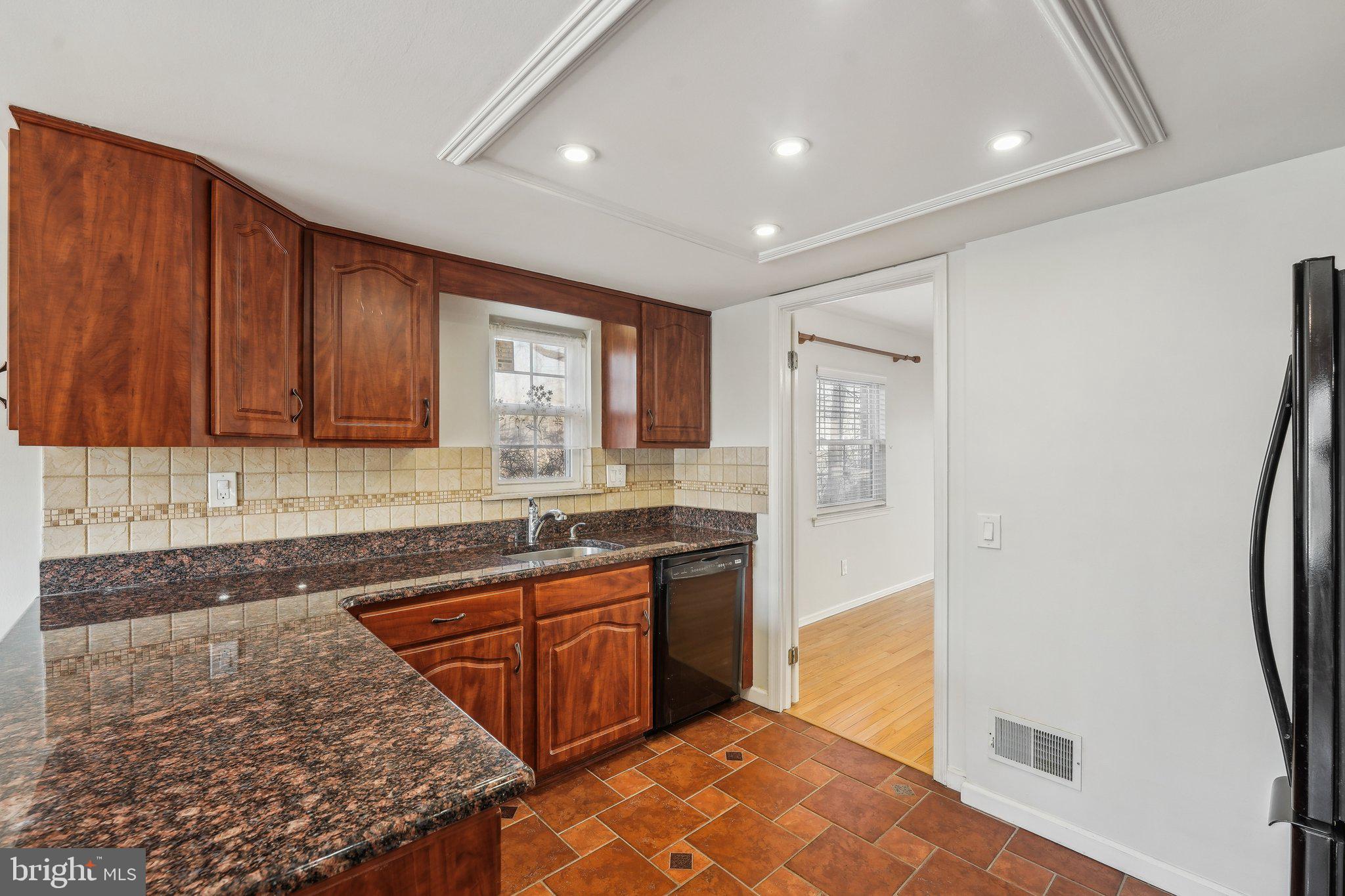 WESTON VILLAGE - Residential