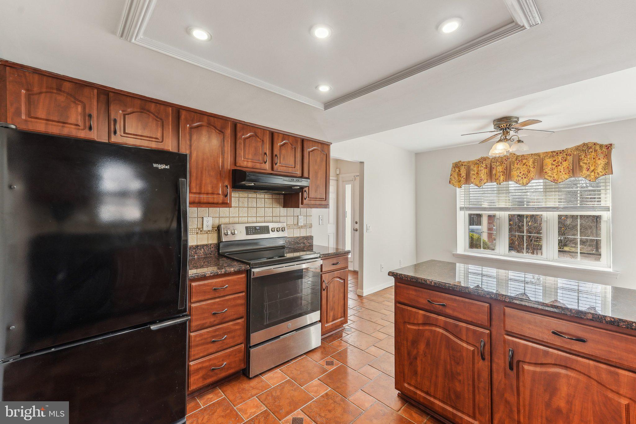 WESTON VILLAGE - Residential