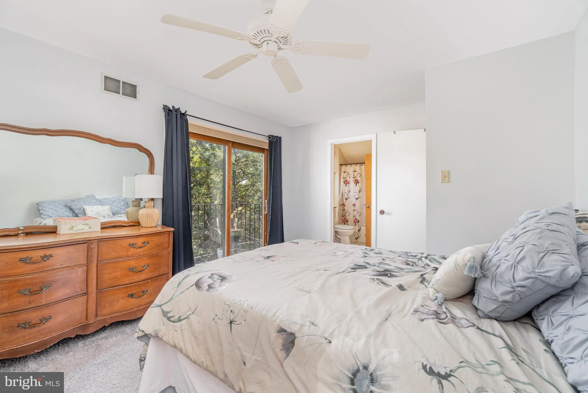 Harrisburg, Pennsylvania 17110, United States, 3 Bedrooms Bedrooms, ,2 BathroomsBathrooms,Residential,Contingent,210163