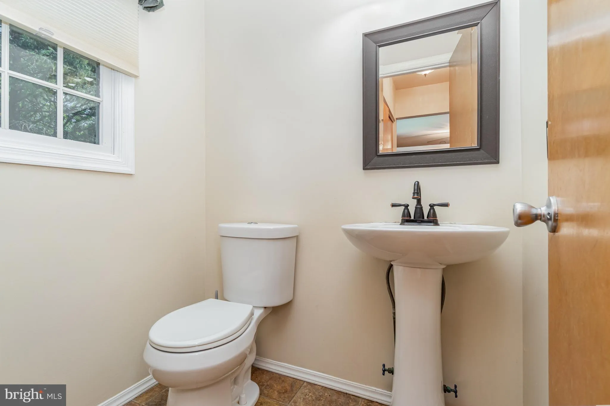 Harrisburg, Pennsylvania 17110, United States, 3 Bedrooms Bedrooms, ,2 BathroomsBathrooms,Residential,Contingent,210163