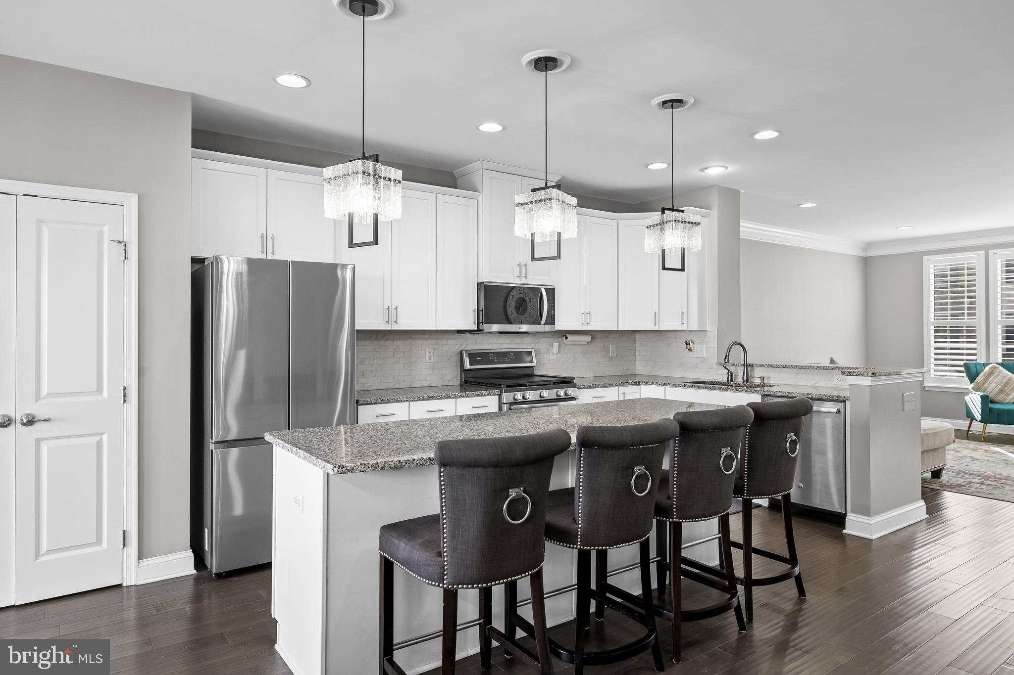 PARKWOOD MANOR - Residential