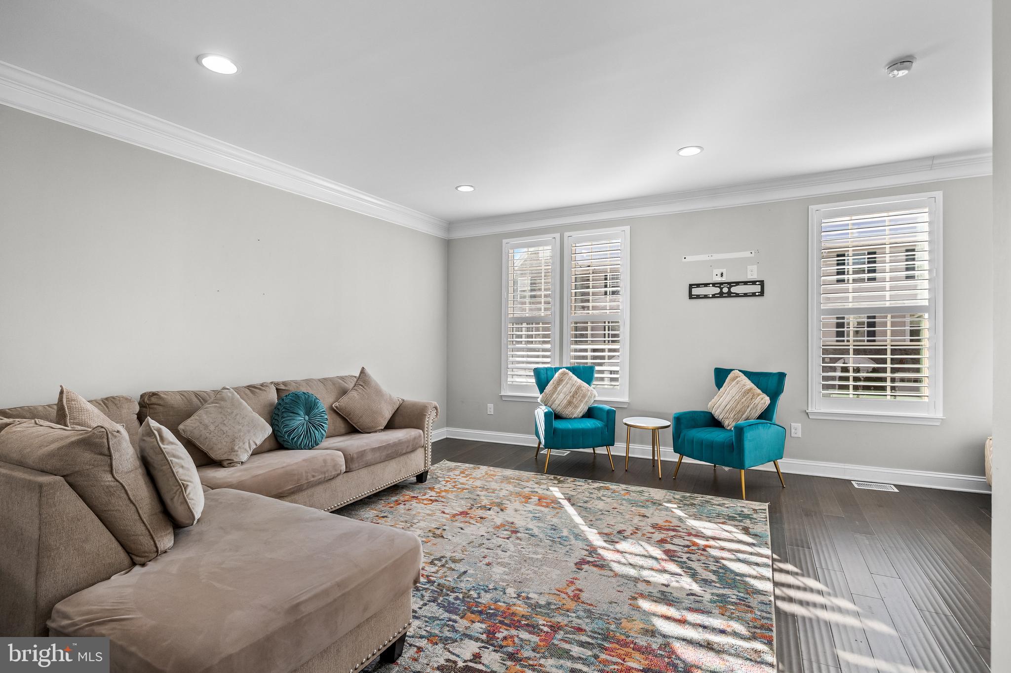 PARKWOOD MANOR - Residential