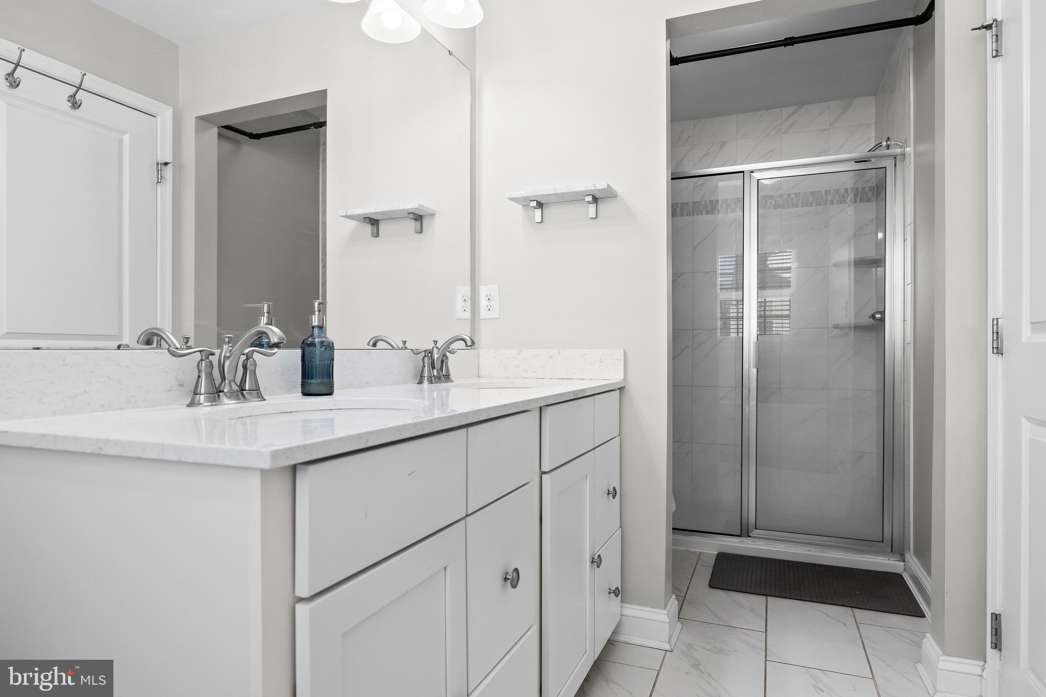 PARKWOOD MANOR - Residential