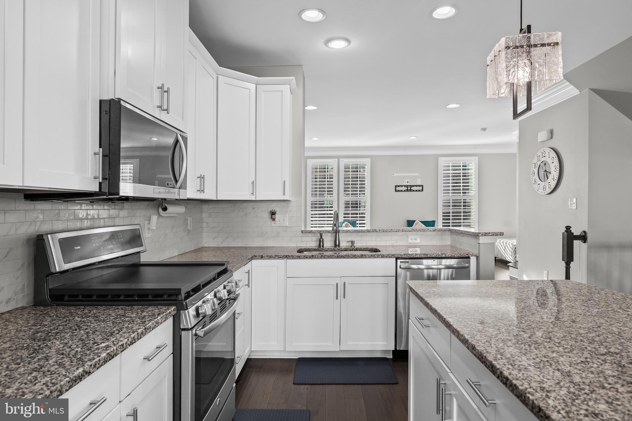 PARKWOOD MANOR - Residential