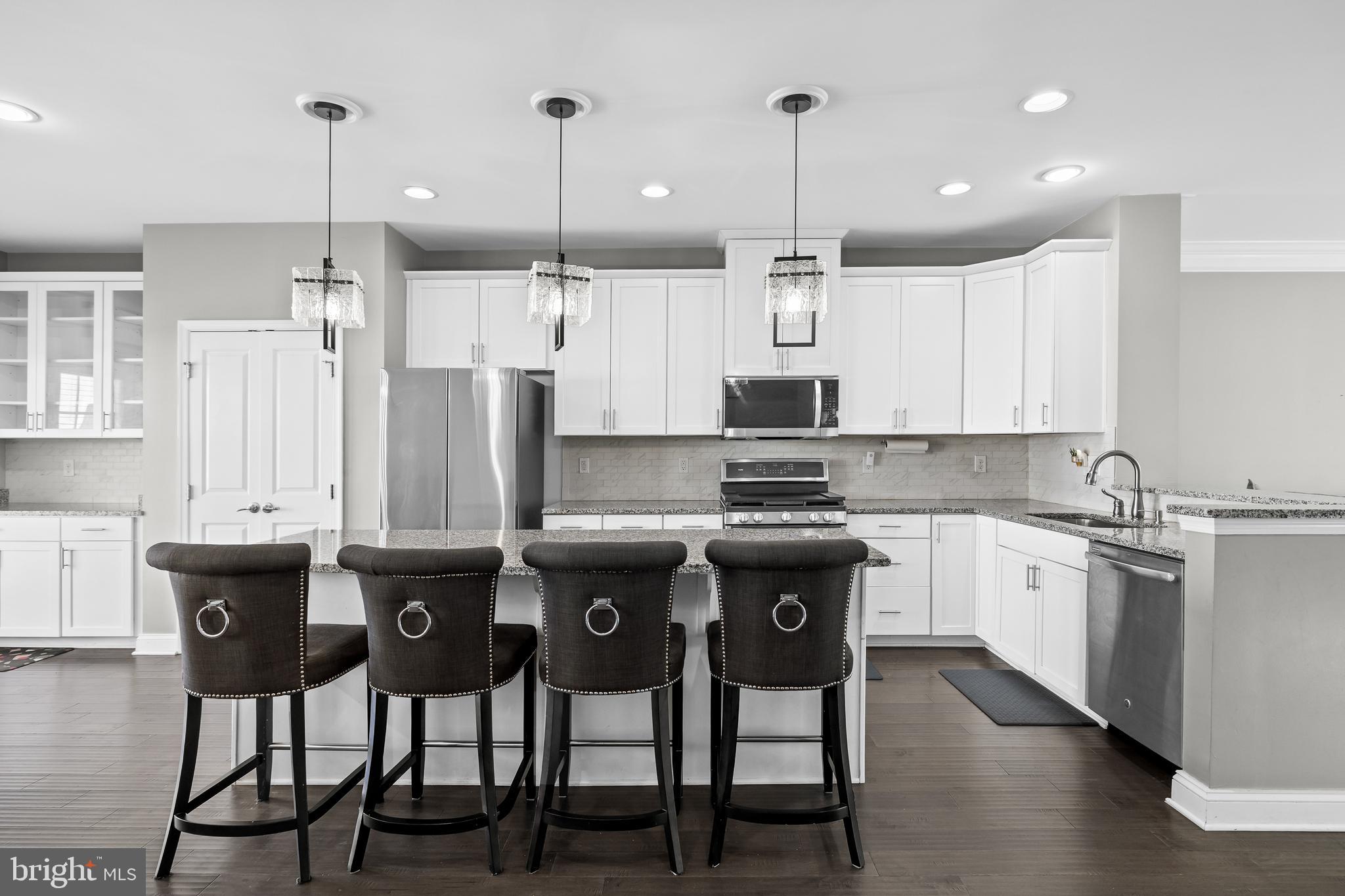 PARKWOOD MANOR - Residential