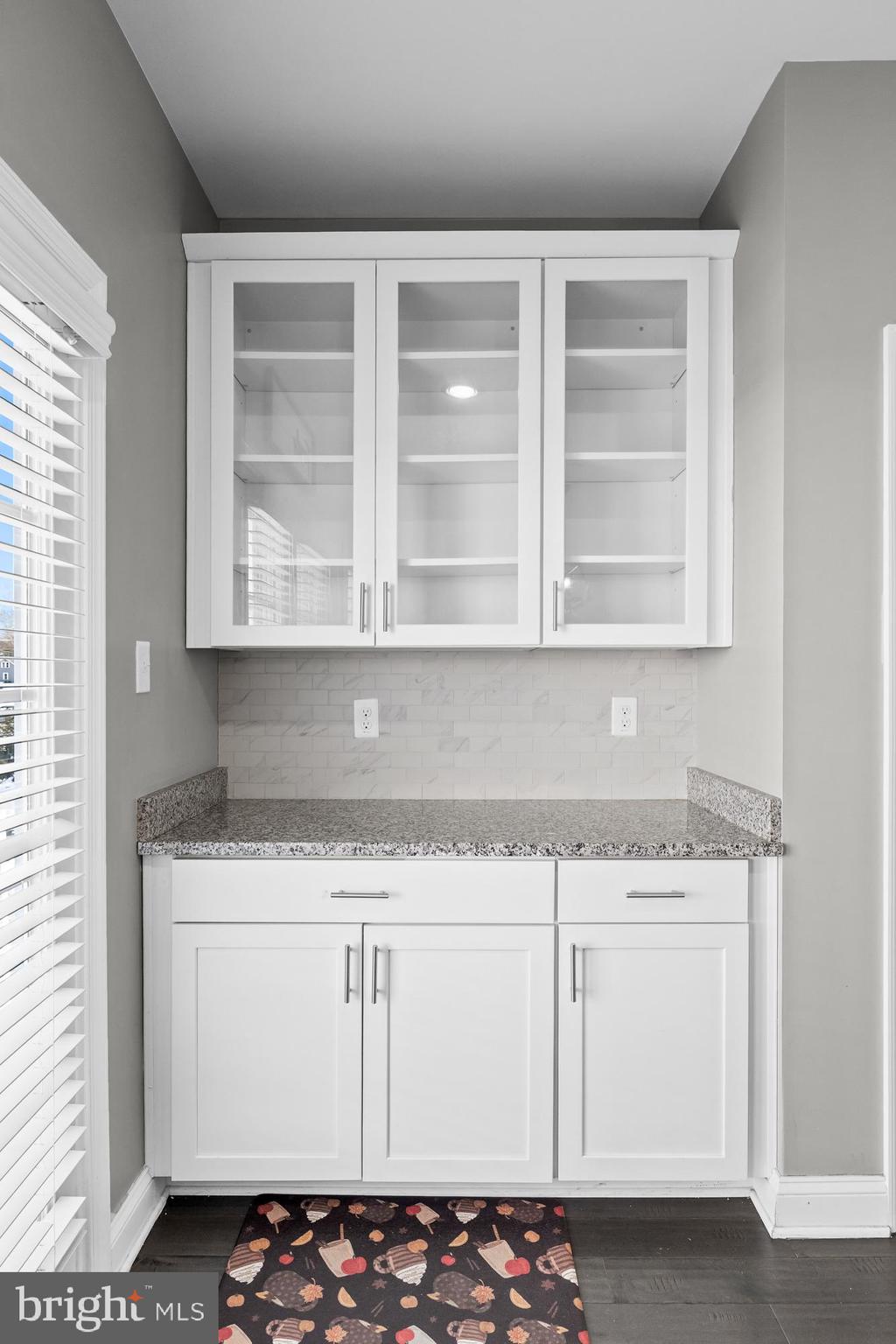 PARKWOOD MANOR - Residential